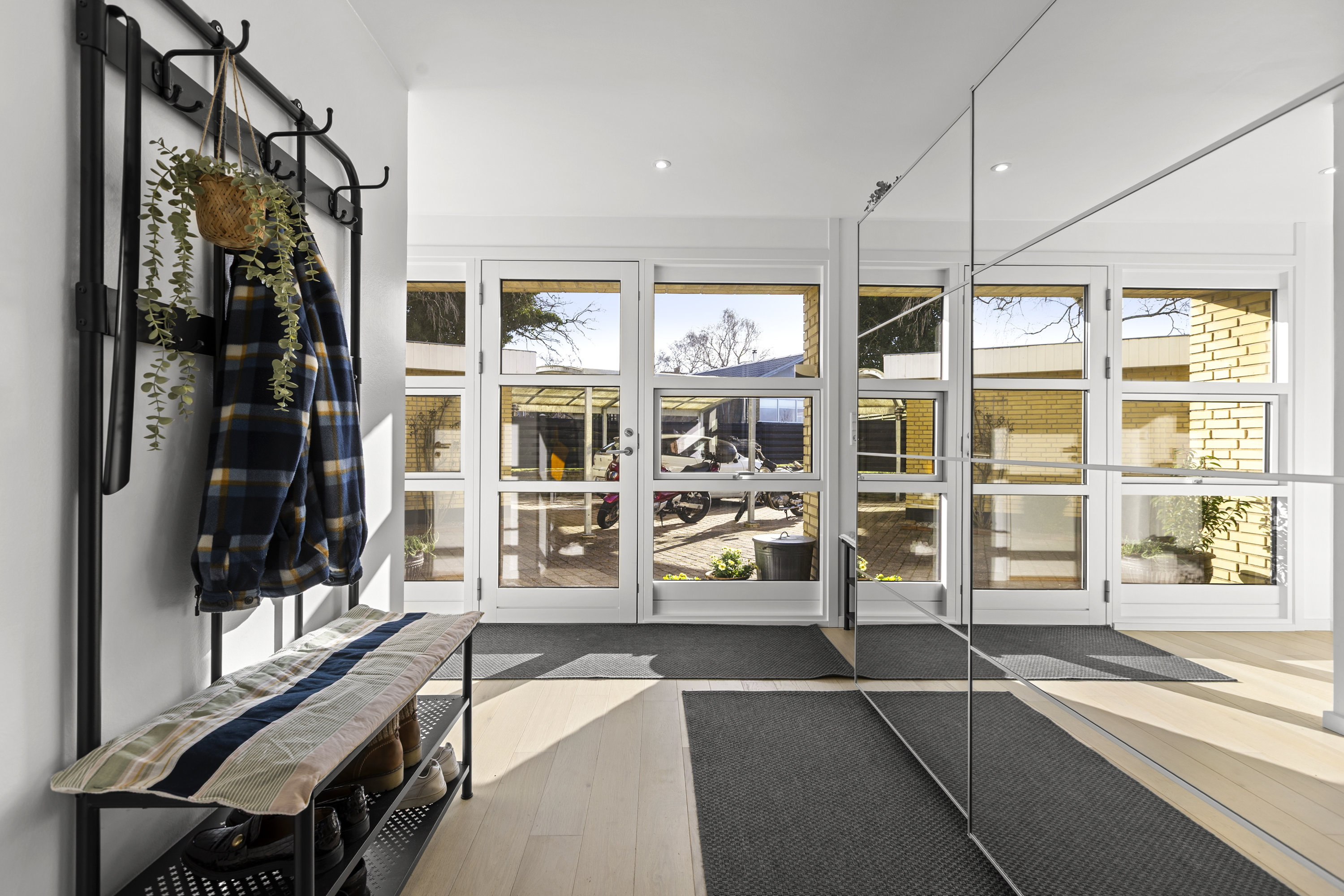 Fremhævet entré billede i fuldskærmstilstand. Billede af Lærkevænget 12, 4160 Herlufmagle