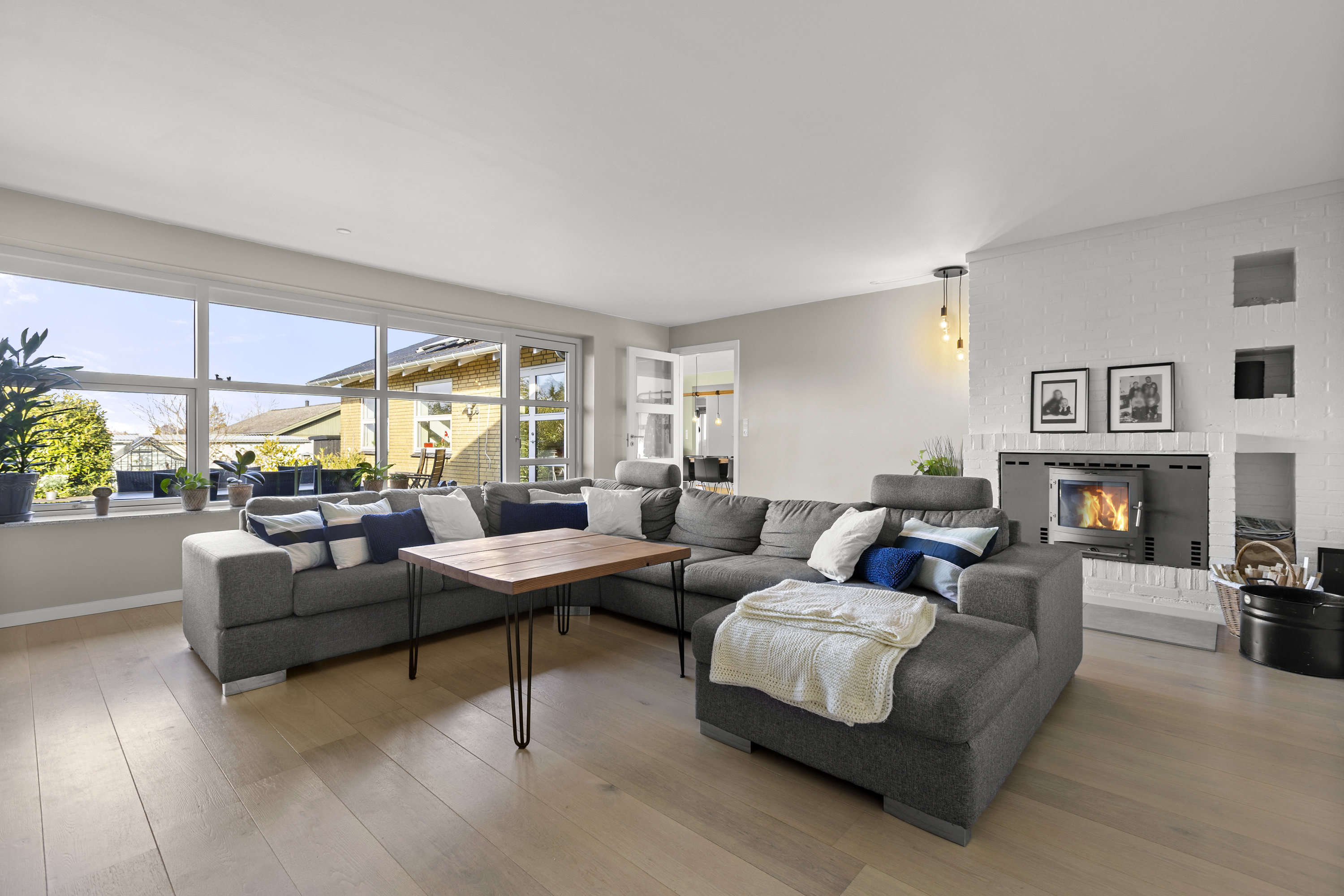 Fremhævet stue billede i fuldskærmstilstand. Billede af Lærkevænget 12, 4160 Herlufmagle