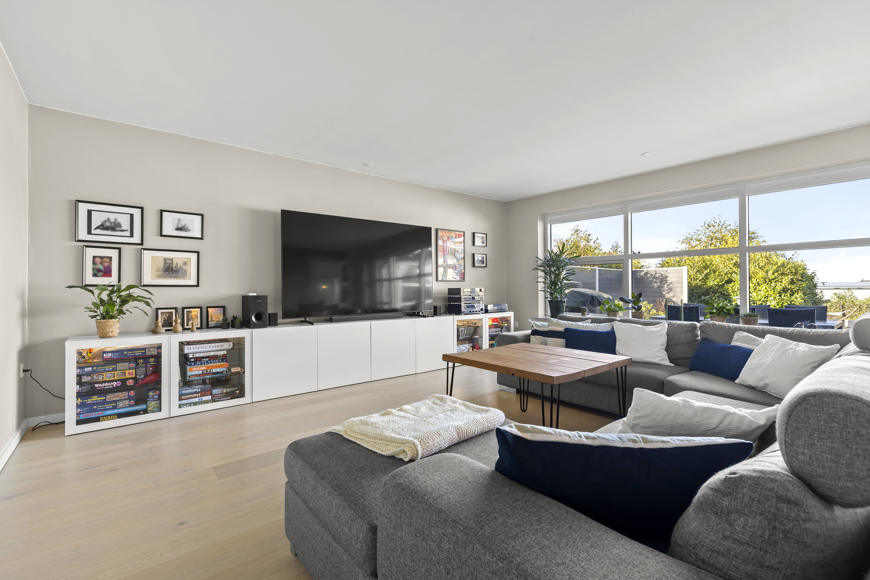 Fremhævet stue billede i fuldskærmstilstand. Billede af Lærkevænget 12, 4160 Herlufmagle