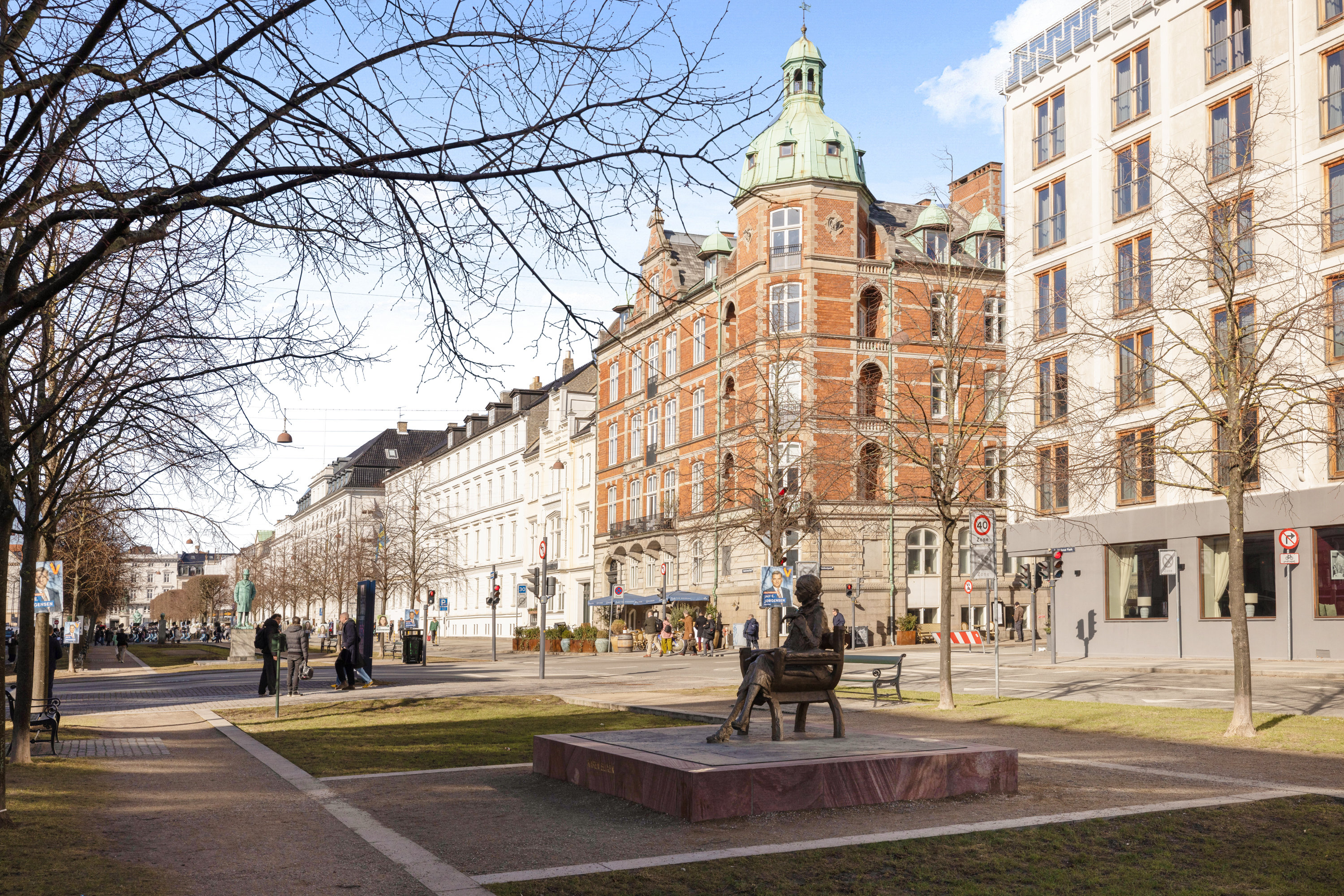 Fremhævet facade billede i fuldskærmstilstand. Billede af Sankt Annæ Plads 19A, 3. tv., 1250 København K