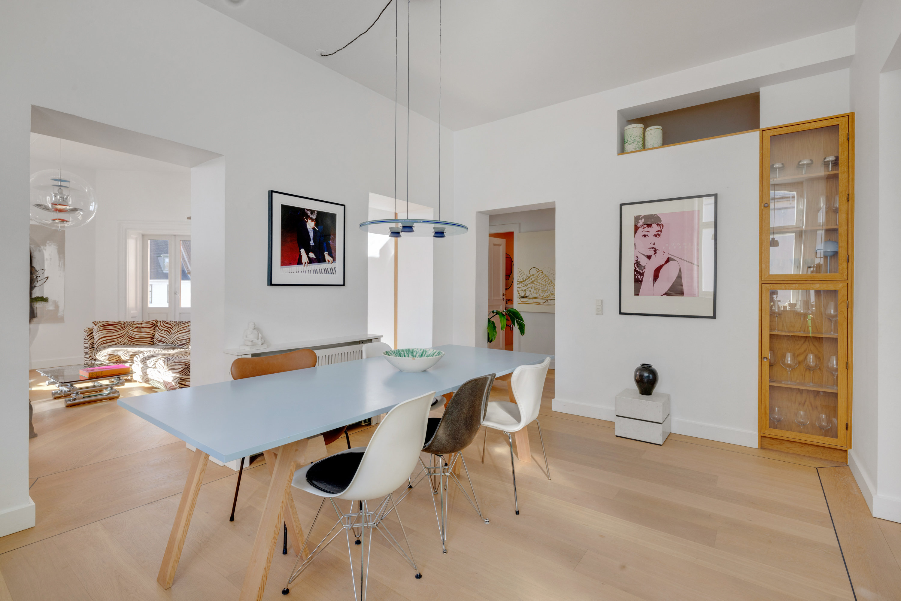 Fremhævet stue billede i fuldskærmstilstand. Billede af Sankt Annæ Plads 19A, 3. tv., 1250 København K