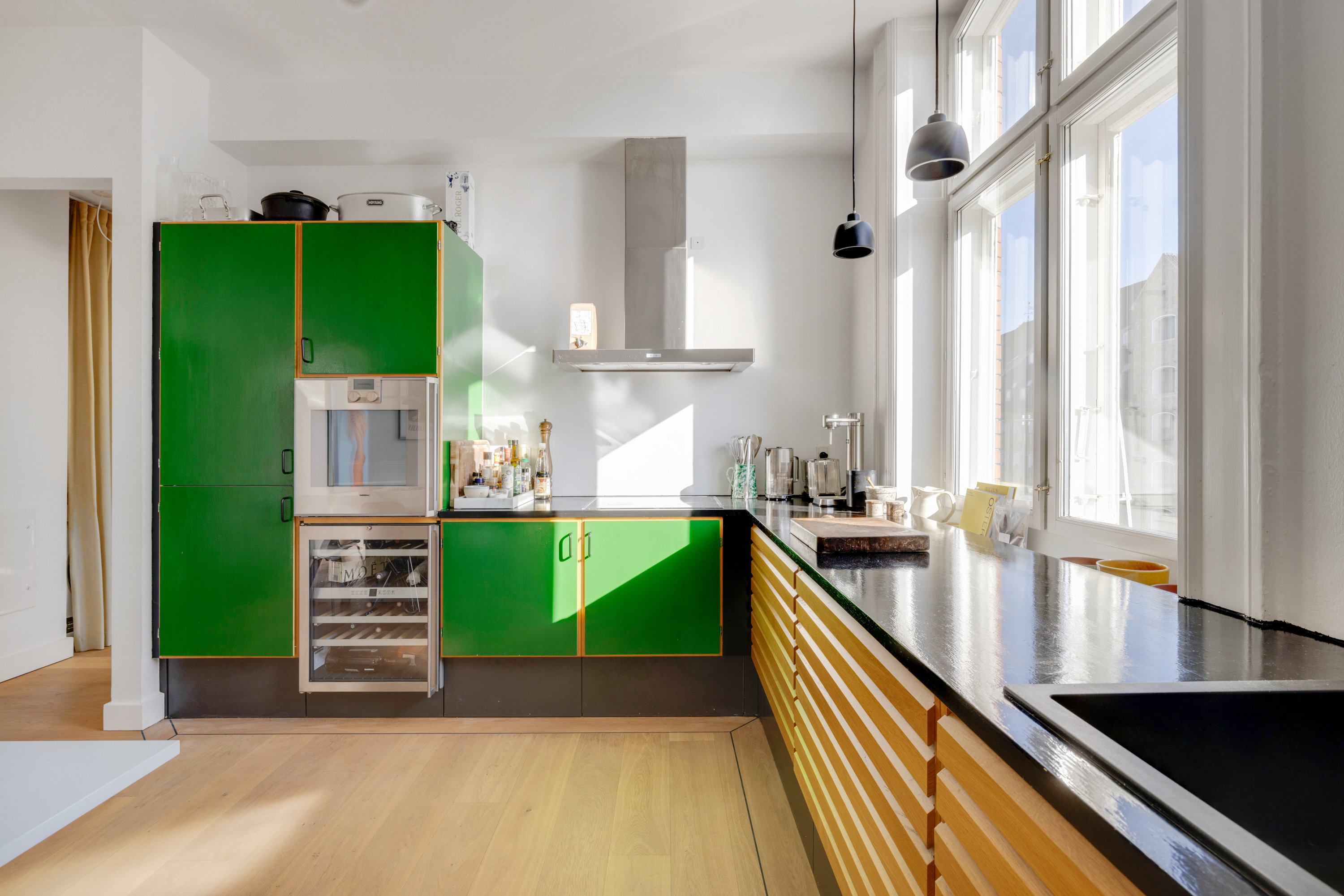 Fremhævet køkken billede i fuldskærmstilstand. Billede af Sankt Annæ Plads 19A, 3. tv., 1250 København K