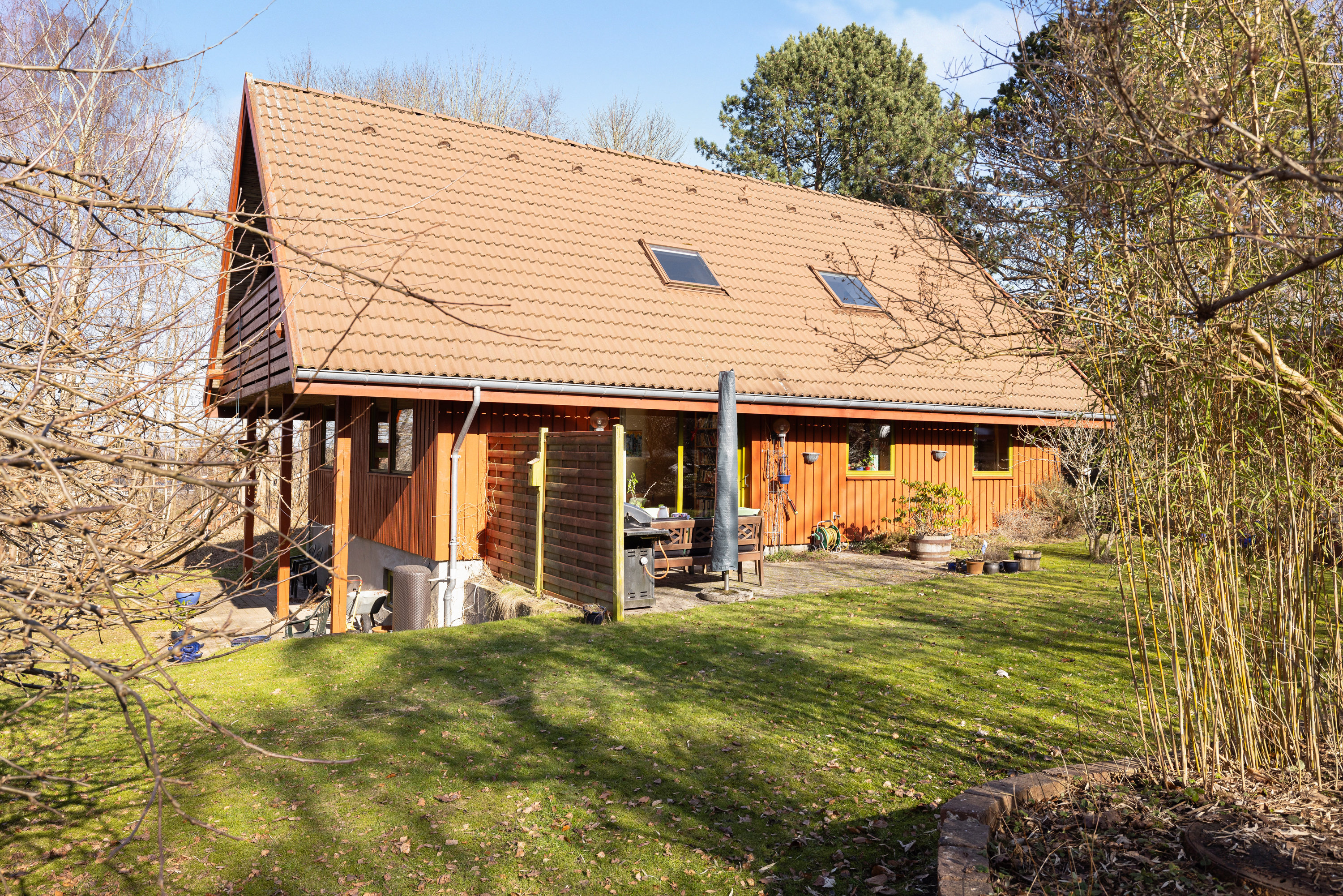 Fremhævet facade billede i fuldskærmstilstand. Billede af Vandtårnsvej 17, 3460 Birkerød