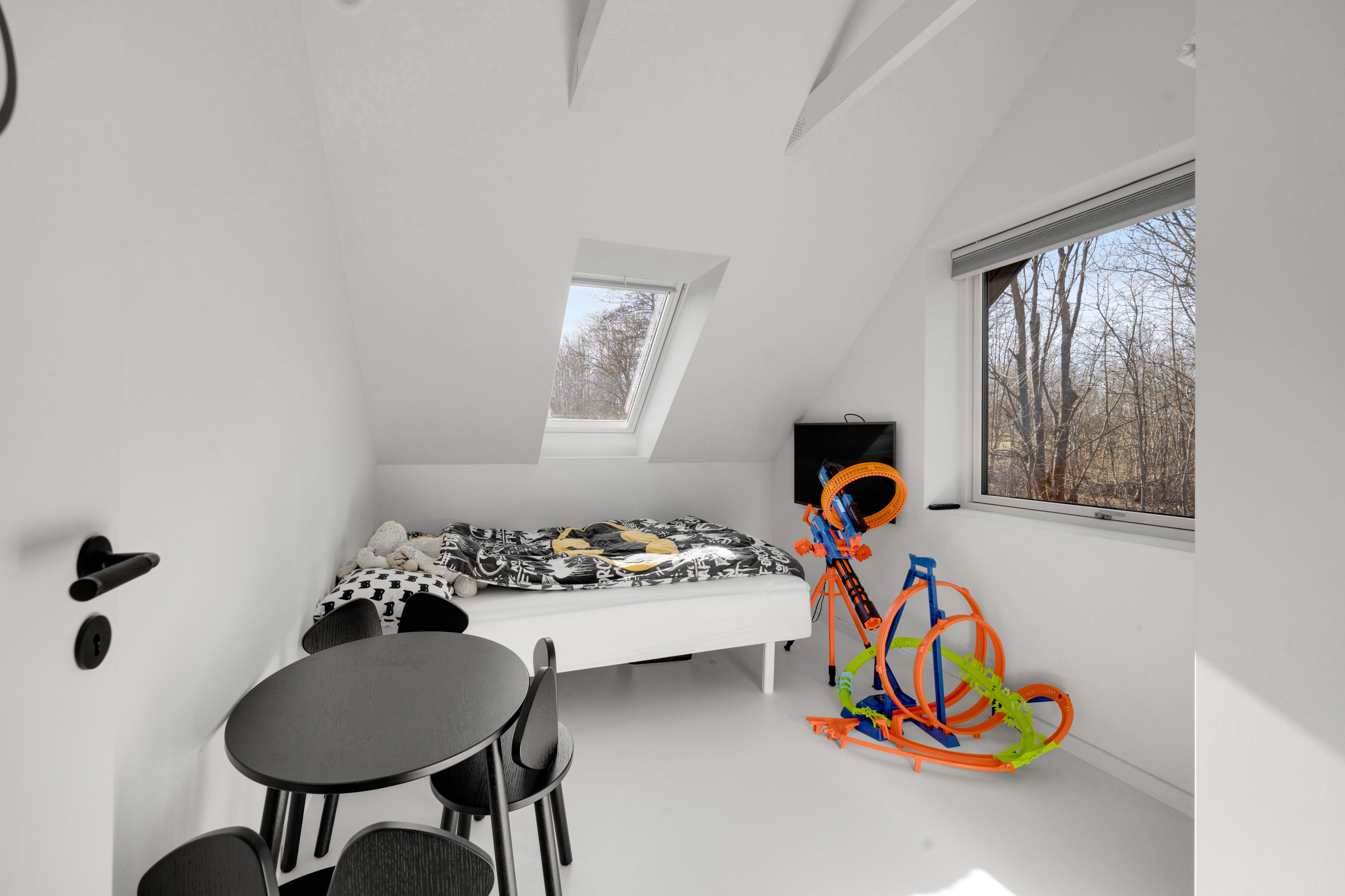 Fremhævet soveværelse billede i fuldskærmstilstand. Billede af Brydegårdsvej 37, 2760 Måløv