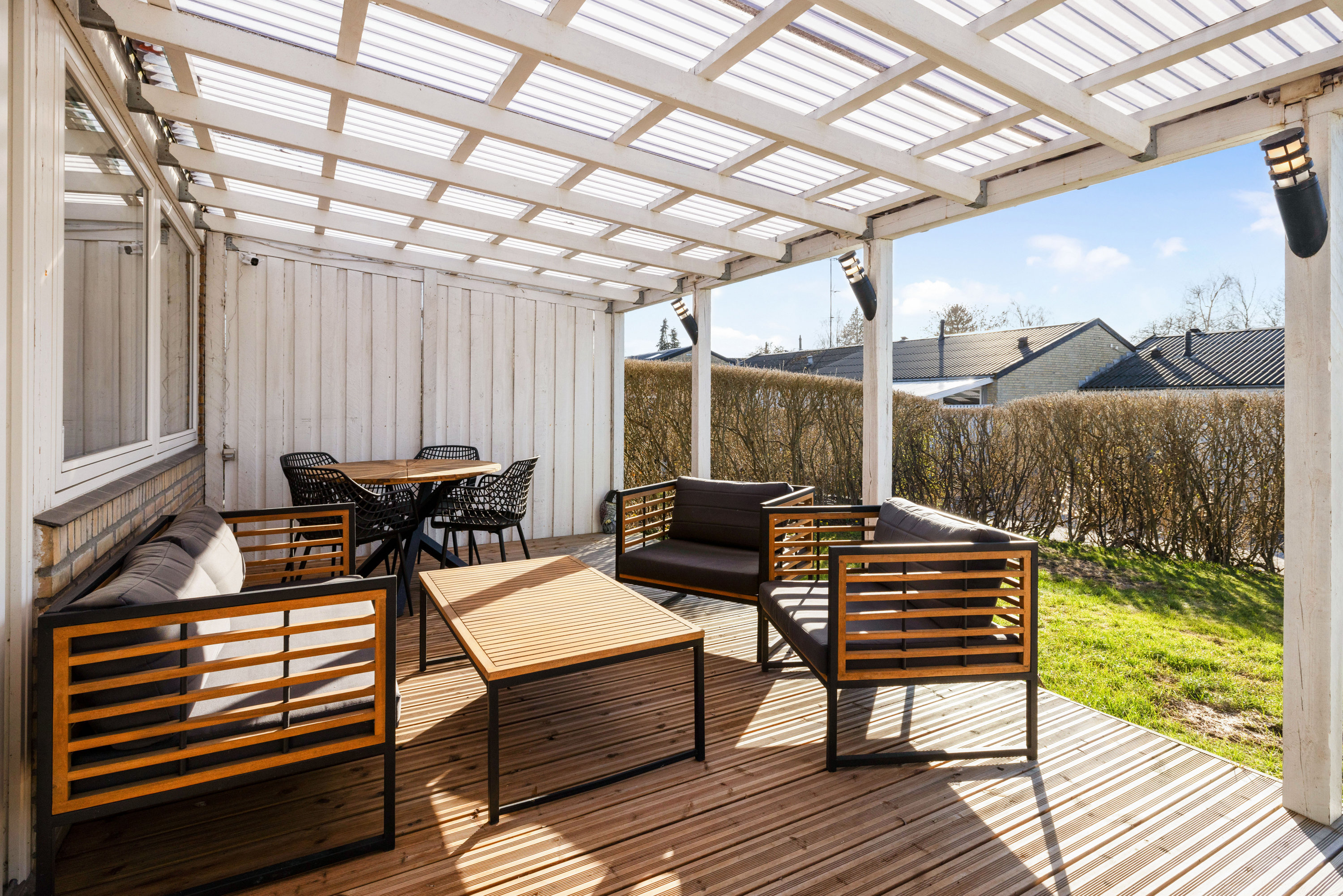 Fremhævet overdækket terrasse billede i fuldskærmstilstand. Billede af Klokkerhaven 56, 2750 Ballerup