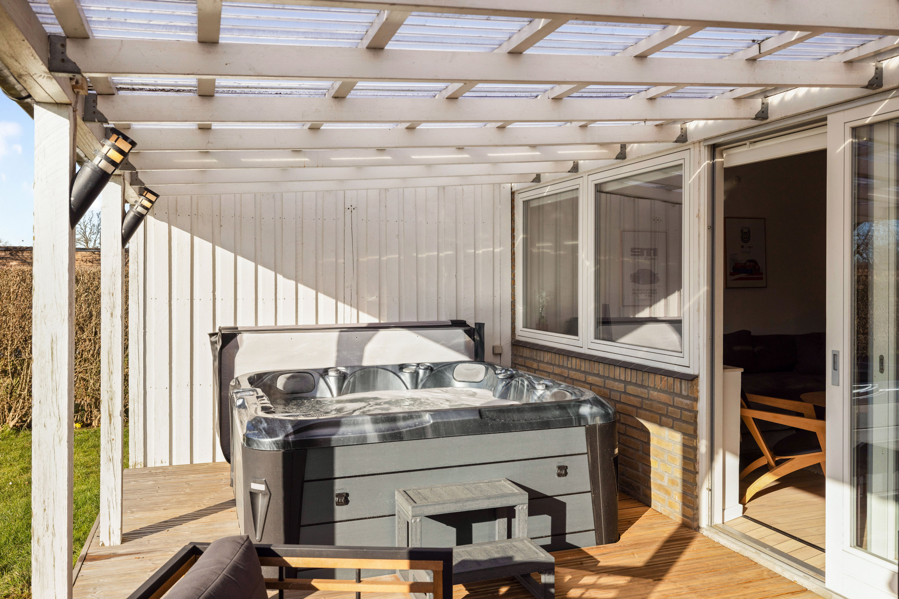 Fremhævet overdækket terrasse billede i fuldskærmstilstand. Billede af Klokkerhaven 56, 2750 Ballerup