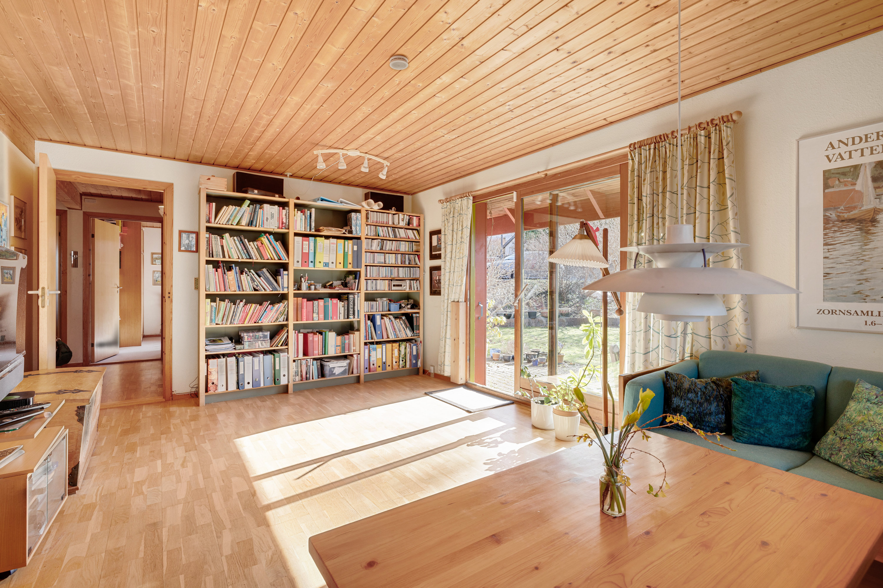 Fremhævet stue billede i fuldskærmstilstand. Billede af Vandtårnsvej 17, 3460 Birkerød