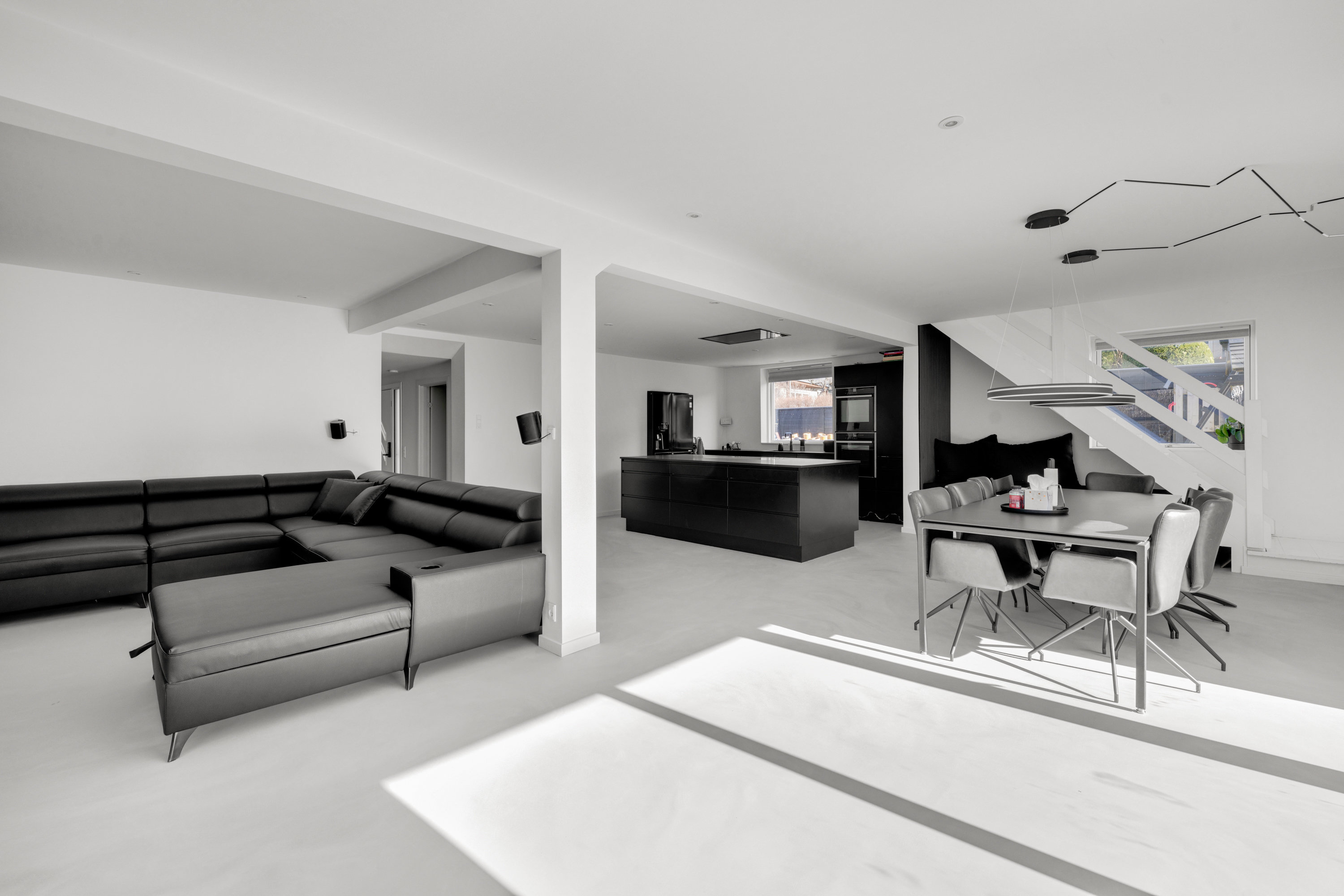 Fremhævet stue billede i fuldskærmstilstand. Billede af Brydegårdsvej 37, 2760 Måløv