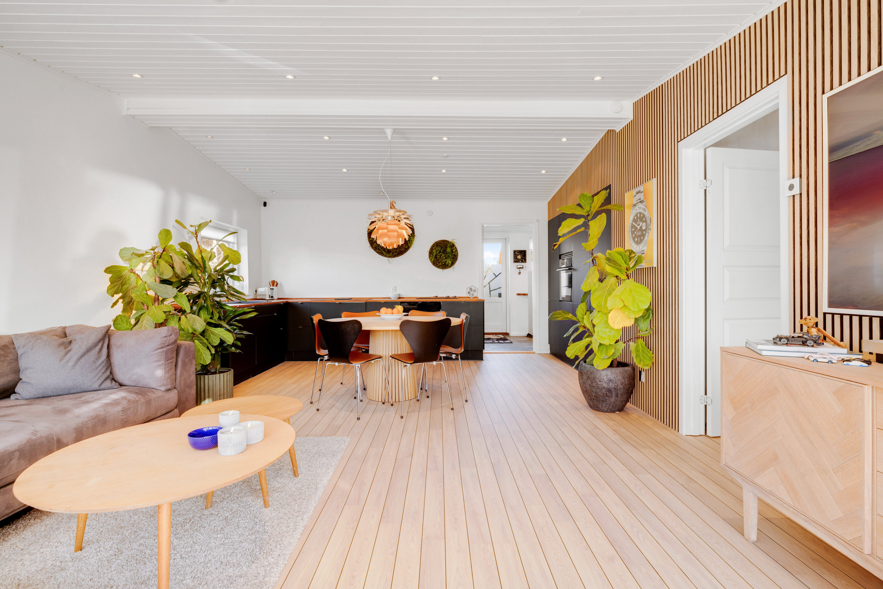 Fremhævet stue billede i fuldskærmstilstand. Billede af Klokkerhaven 56, 2750 Ballerup