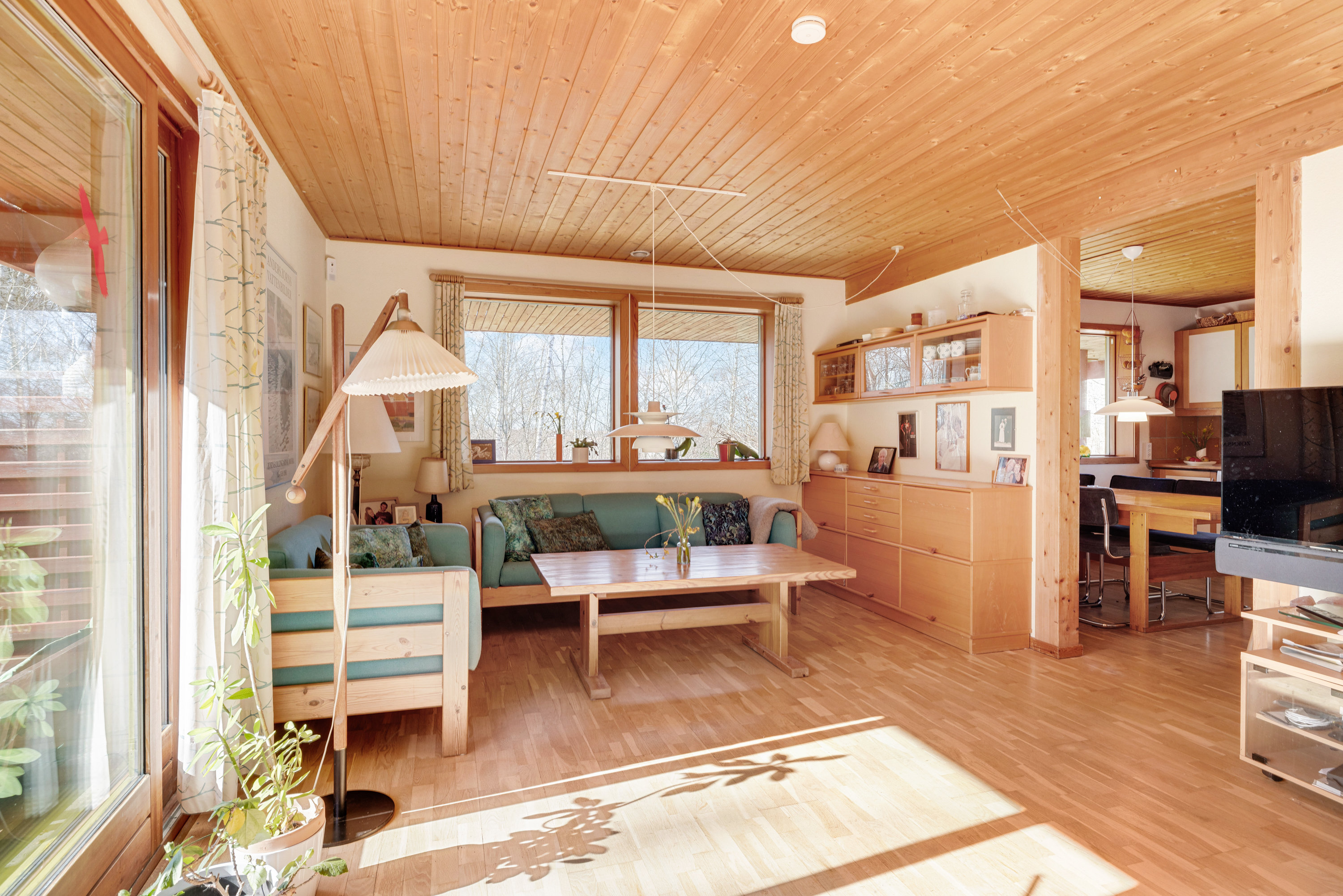 Fremhævet stue billede i fuldskærmstilstand. Billede af Vandtårnsvej 17, 3460 Birkerød