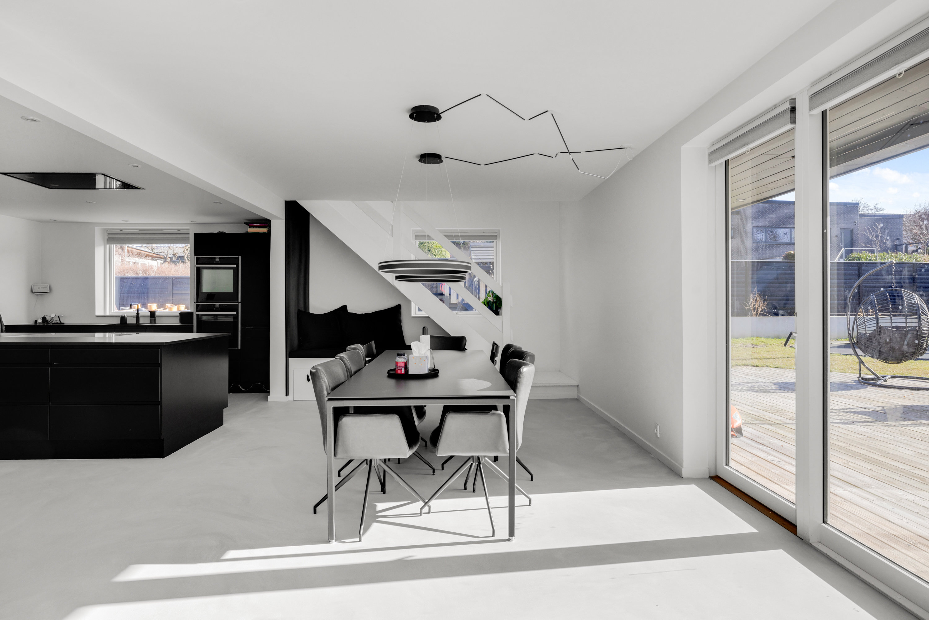 Fremhævet stue billede i fuldskærmstilstand. Billede af Brydegårdsvej 37, 2760 Måløv