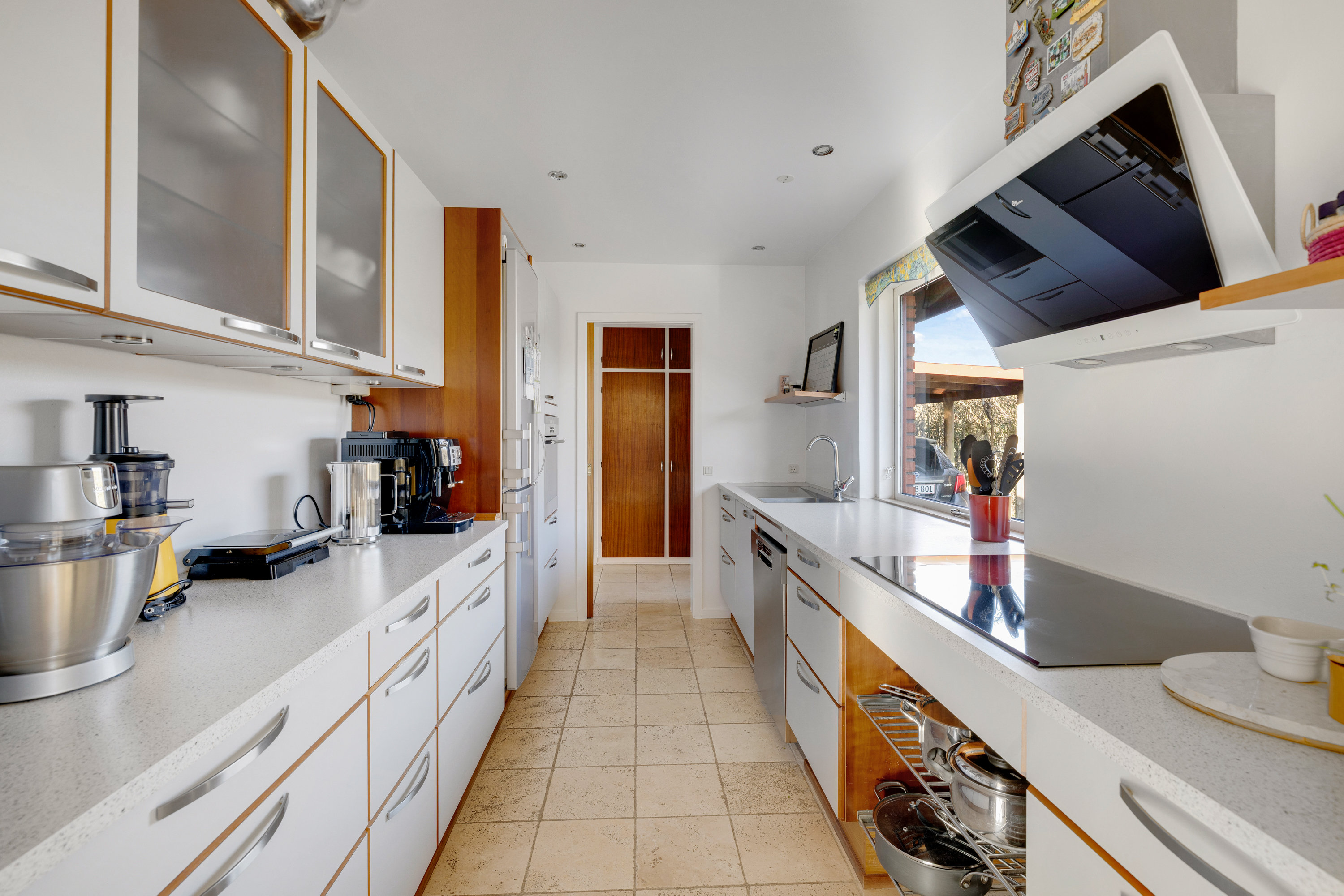 Fremhævet køkken billede i fuldskærmstilstand. Billede af Axel Juels Alle 86, 2750 Ballerup