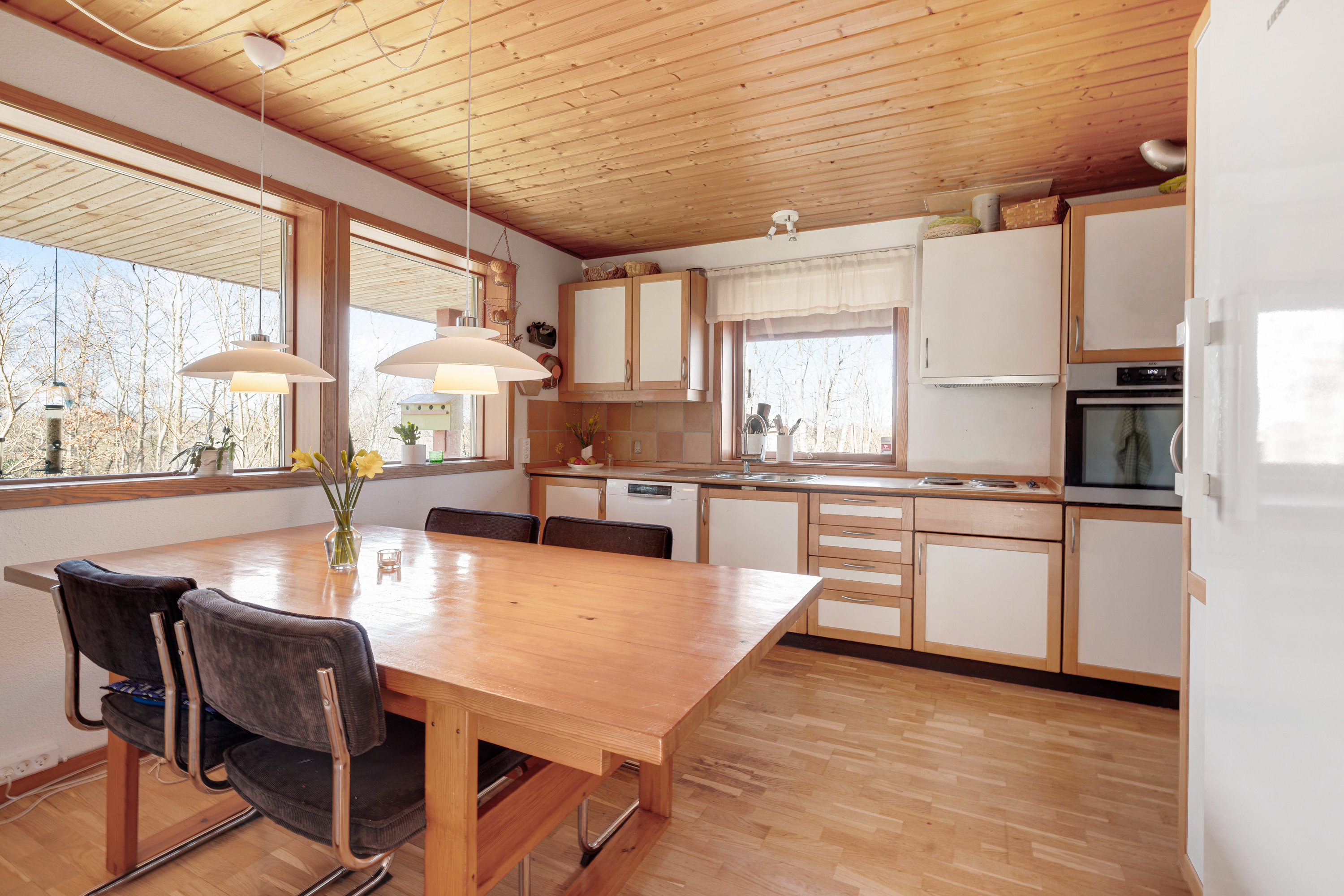 Fremhævet køkken billede i fuldskærmstilstand. Billede af Vandtårnsvej 17, 3460 Birkerød