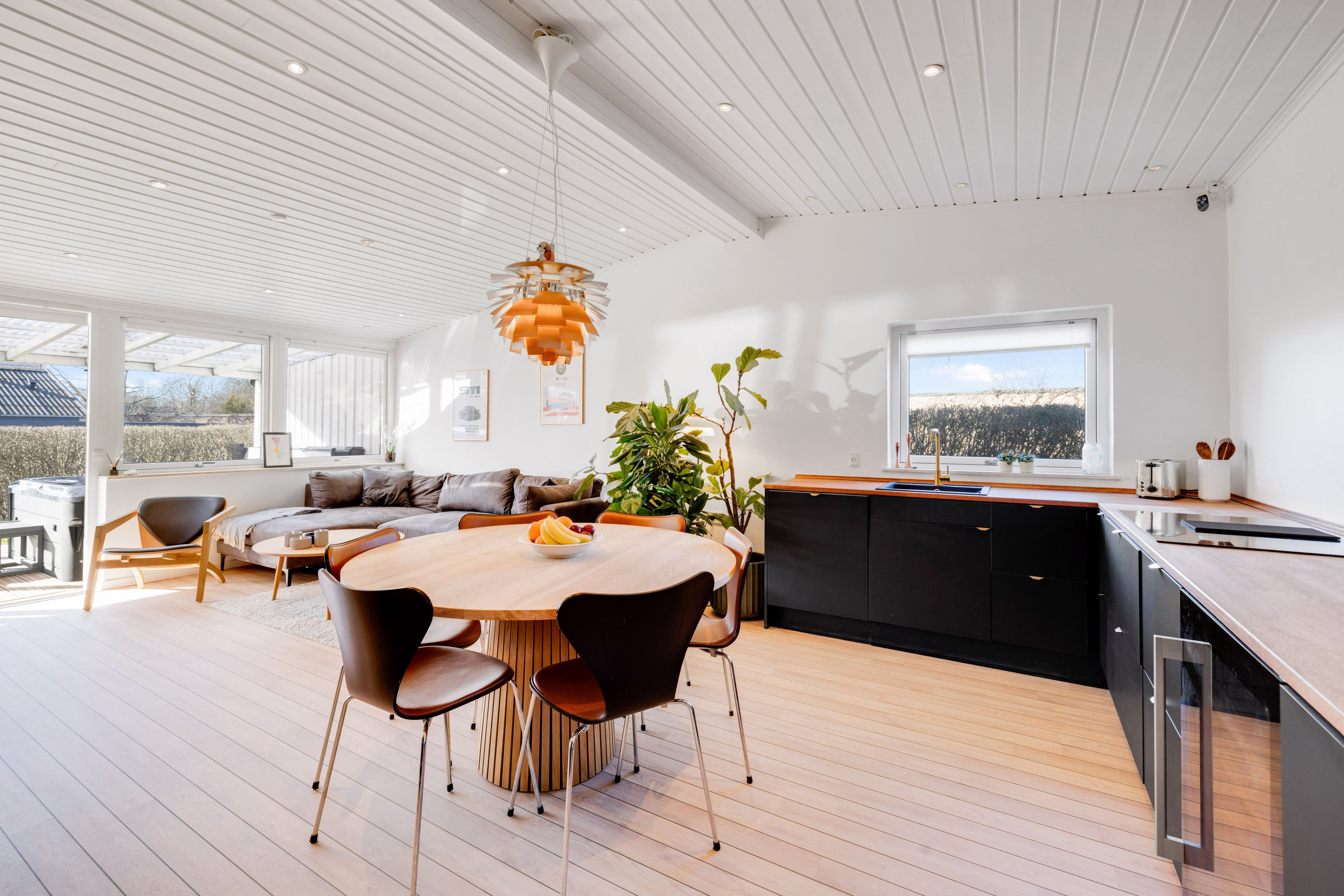 Fremhævet stue billede i fuldskærmstilstand. Billede af Klokkerhaven 56, 2750 Ballerup