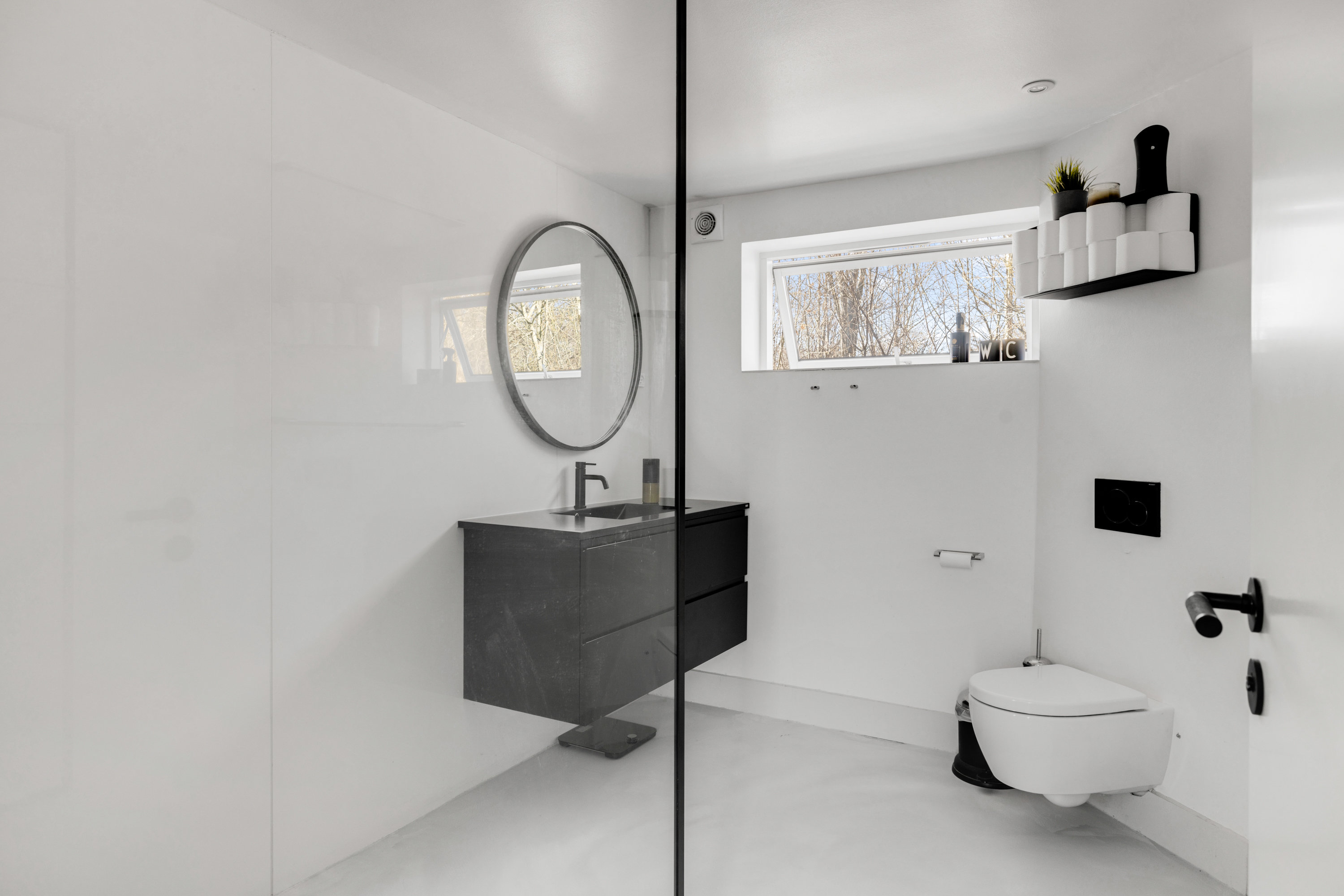 Fremhævet badeværelse billede i fuldskærmstilstand. Billede af Brydegårdsvej 37, 2760 Måløv