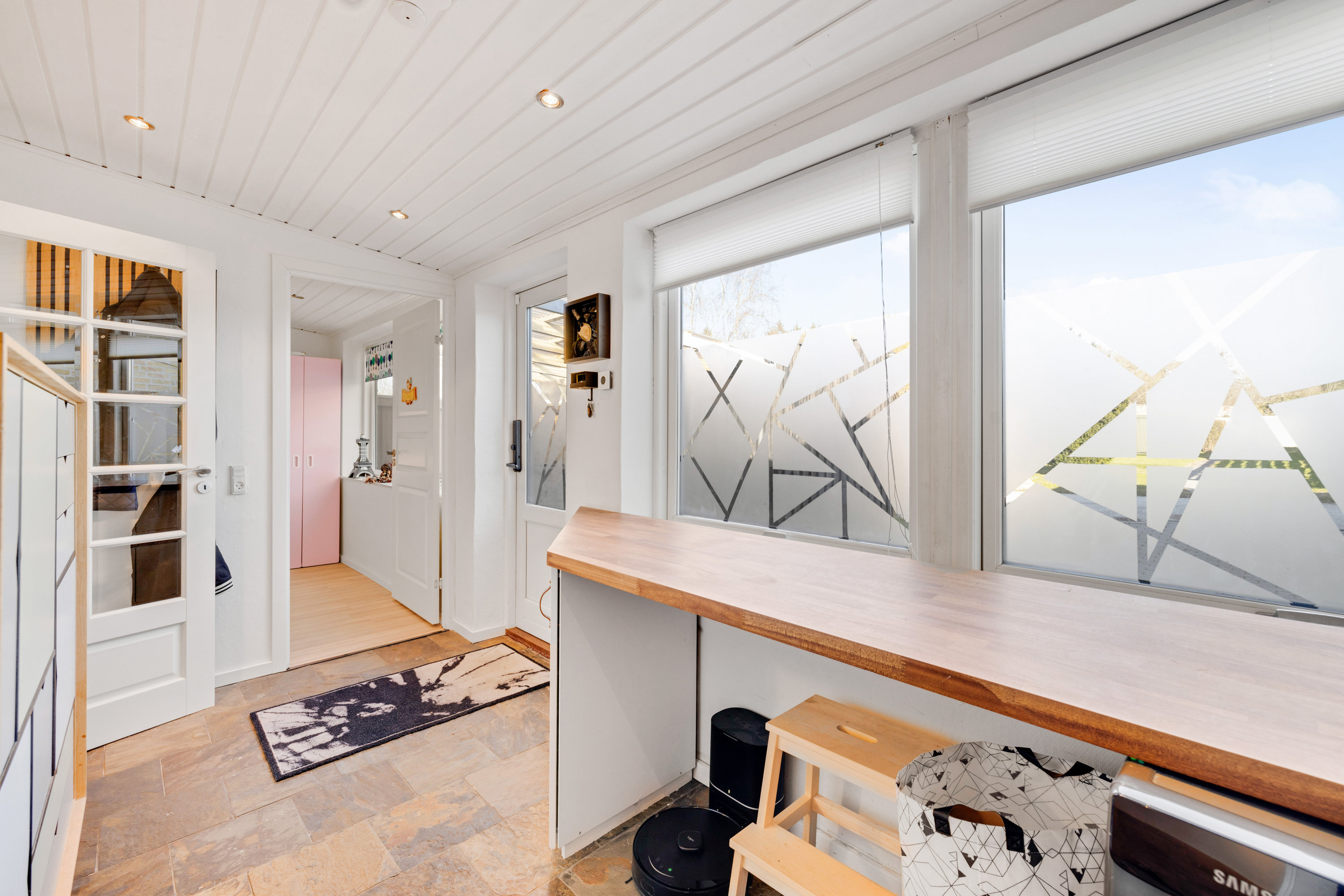 Fremhævet gang billede i fuldskærmstilstand. Billede af Klokkerhaven 56, 2750 Ballerup