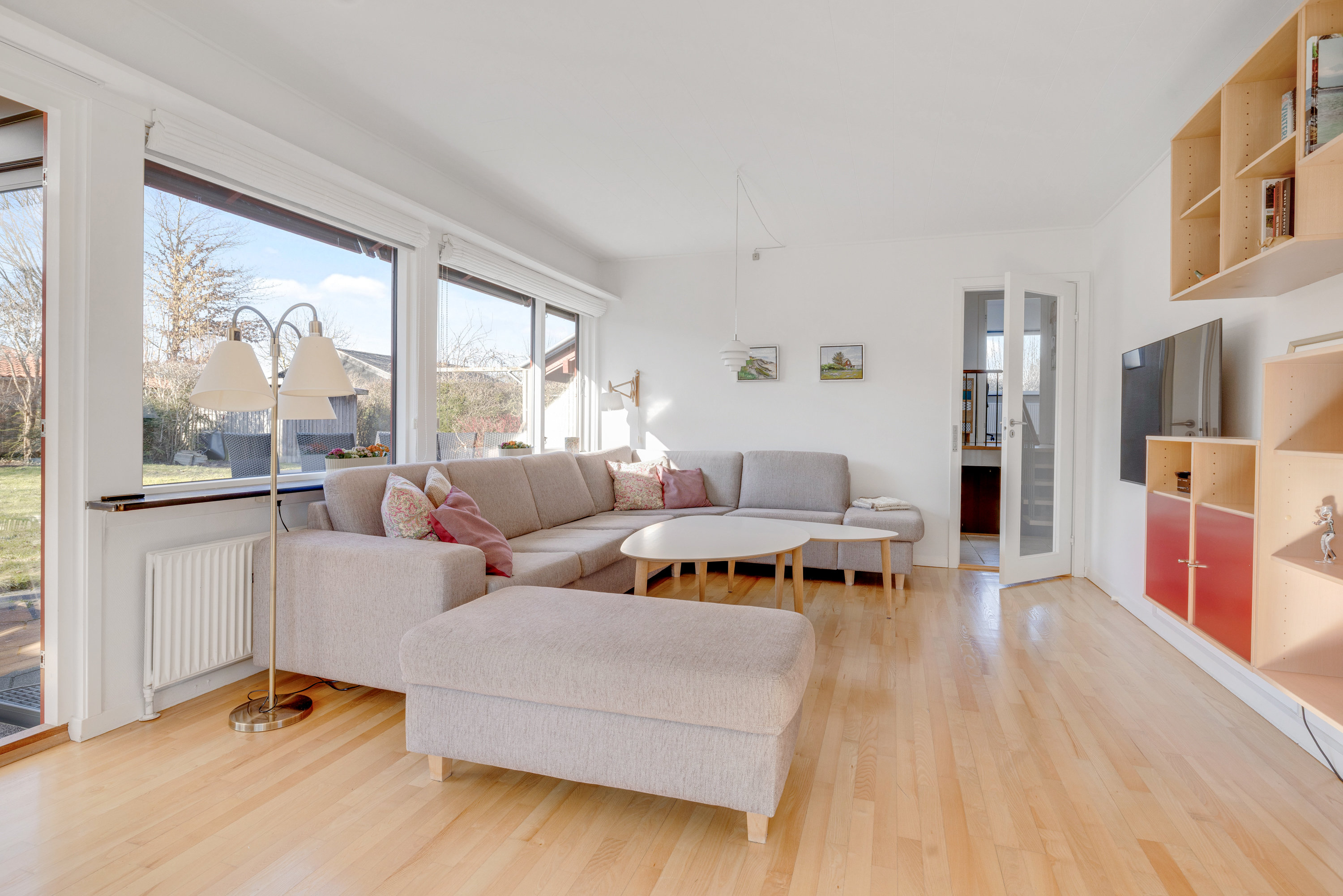 Fremhævet stue billede i fuldskærmstilstand. Billede af Axel Juels Alle 86, 2750 Ballerup