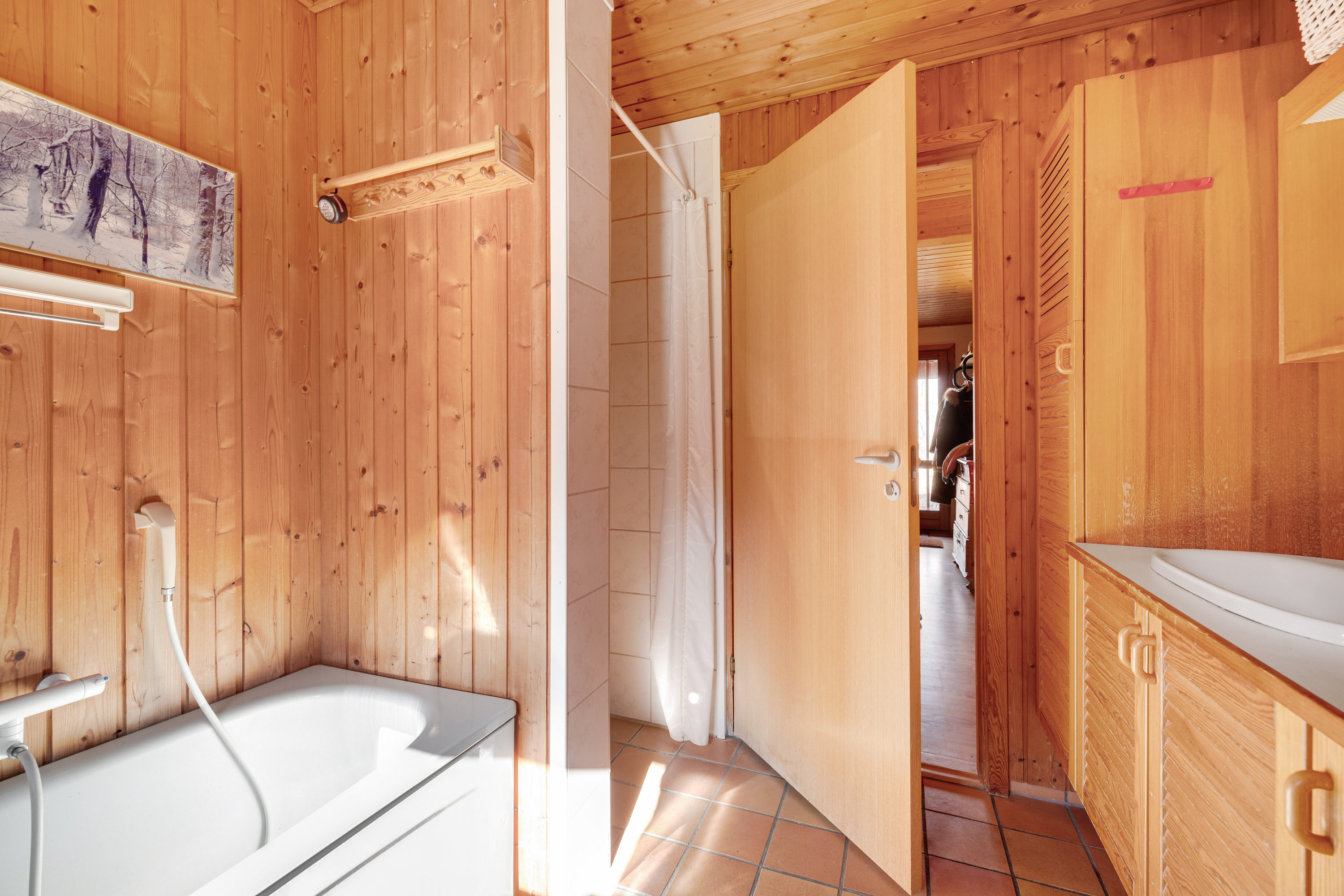 Fremhævet badeværelse billede i fuldskærmstilstand. Billede af Vandtårnsvej 17, 3460 Birkerød