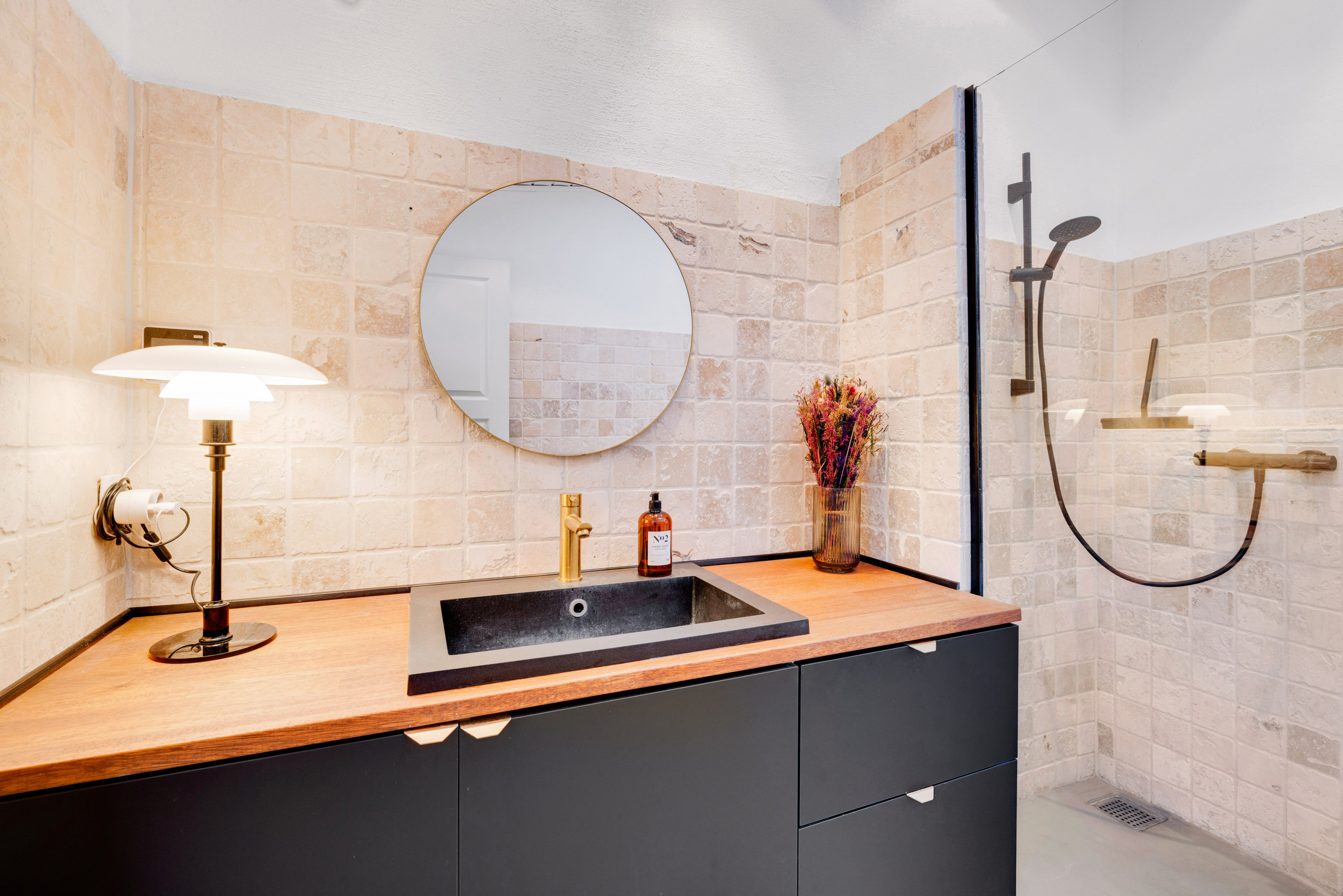 Fremhævet badeværelse billede i fuldskærmstilstand. Billede af Klokkerhaven 56, 2750 Ballerup