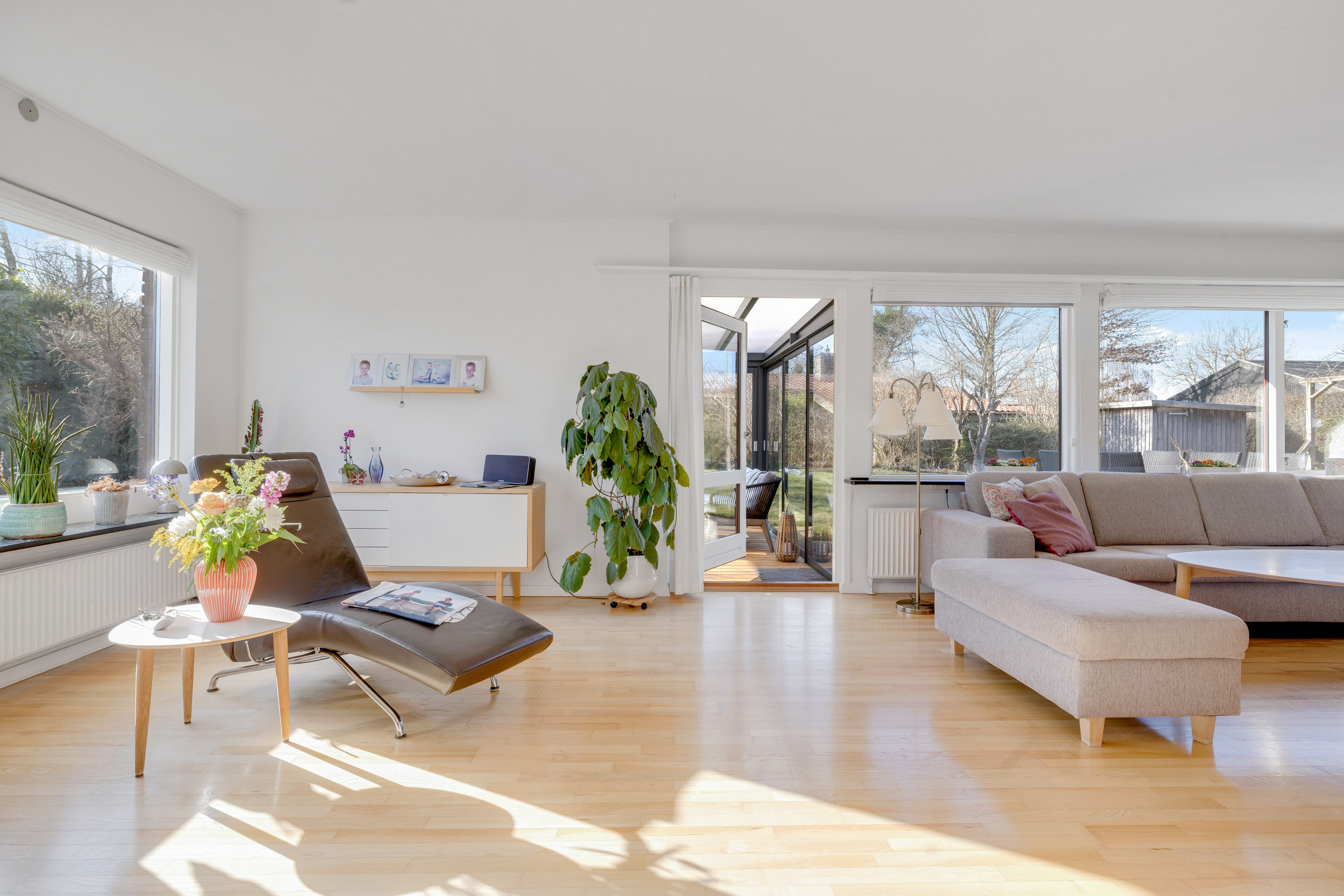 Fremhævet stue billede i fuldskærmstilstand. Billede af Axel Juels Alle 86, 2750 Ballerup