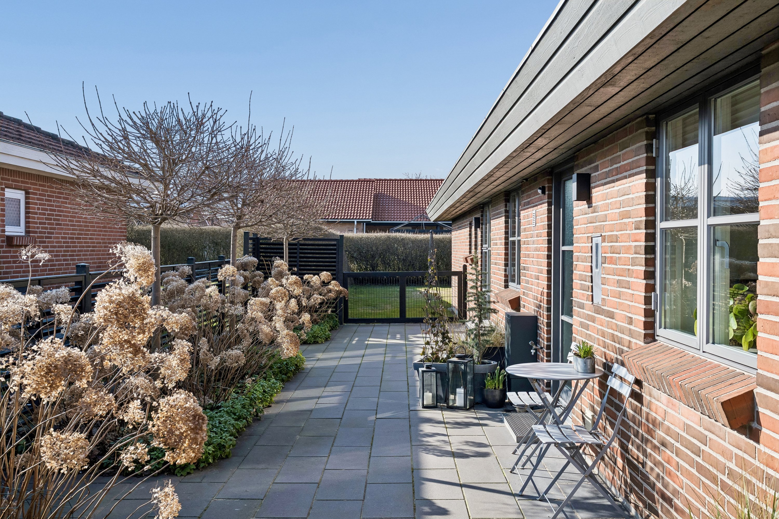 Fremhævet indgangsparti billede i fuldskærmstilstand. Billede af Lilleskoven 8, 8722 Hedensted