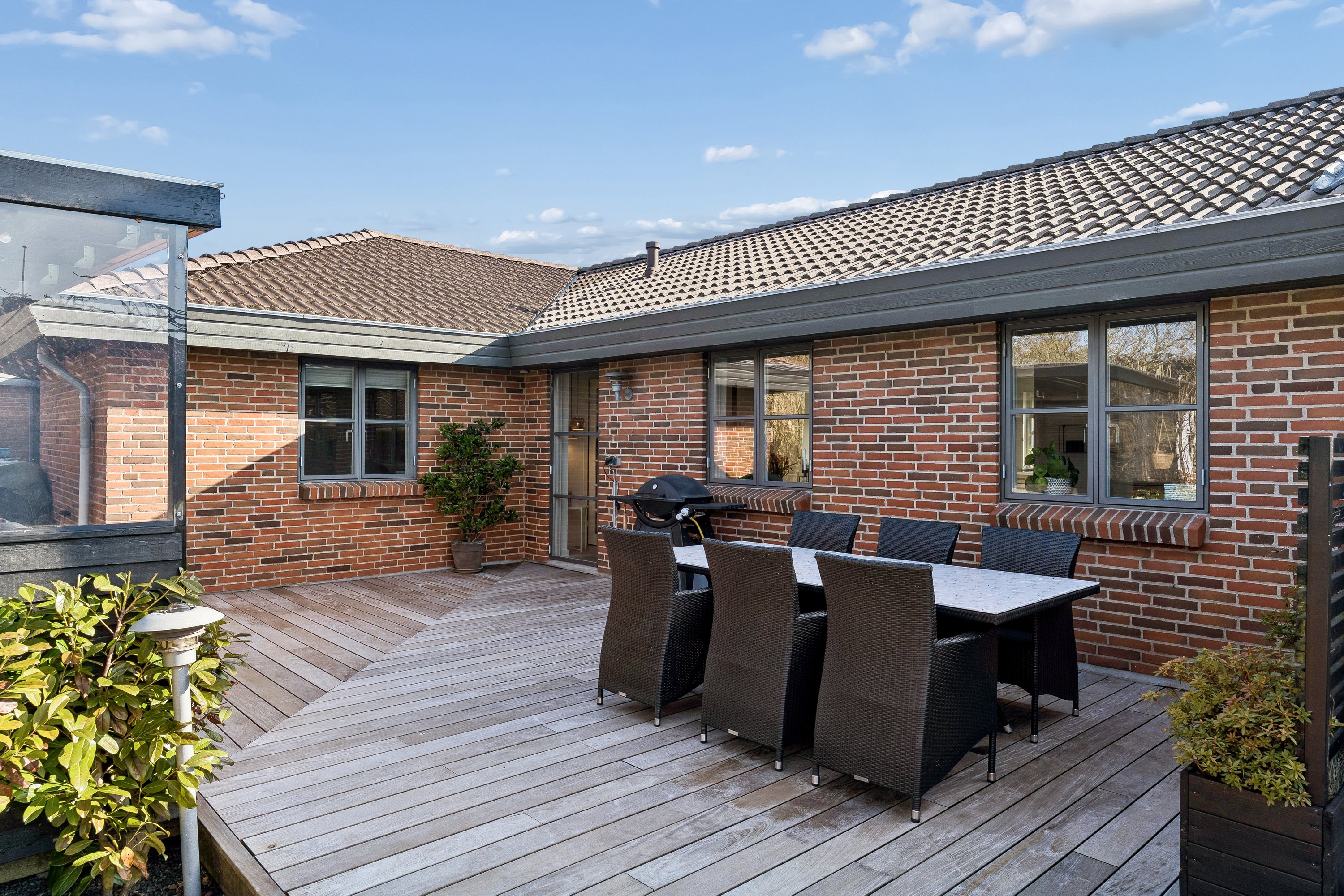 Fremhævet terrasse billede i fuldskærmstilstand. Billede af Lilleskoven 8, 8722 Hedensted