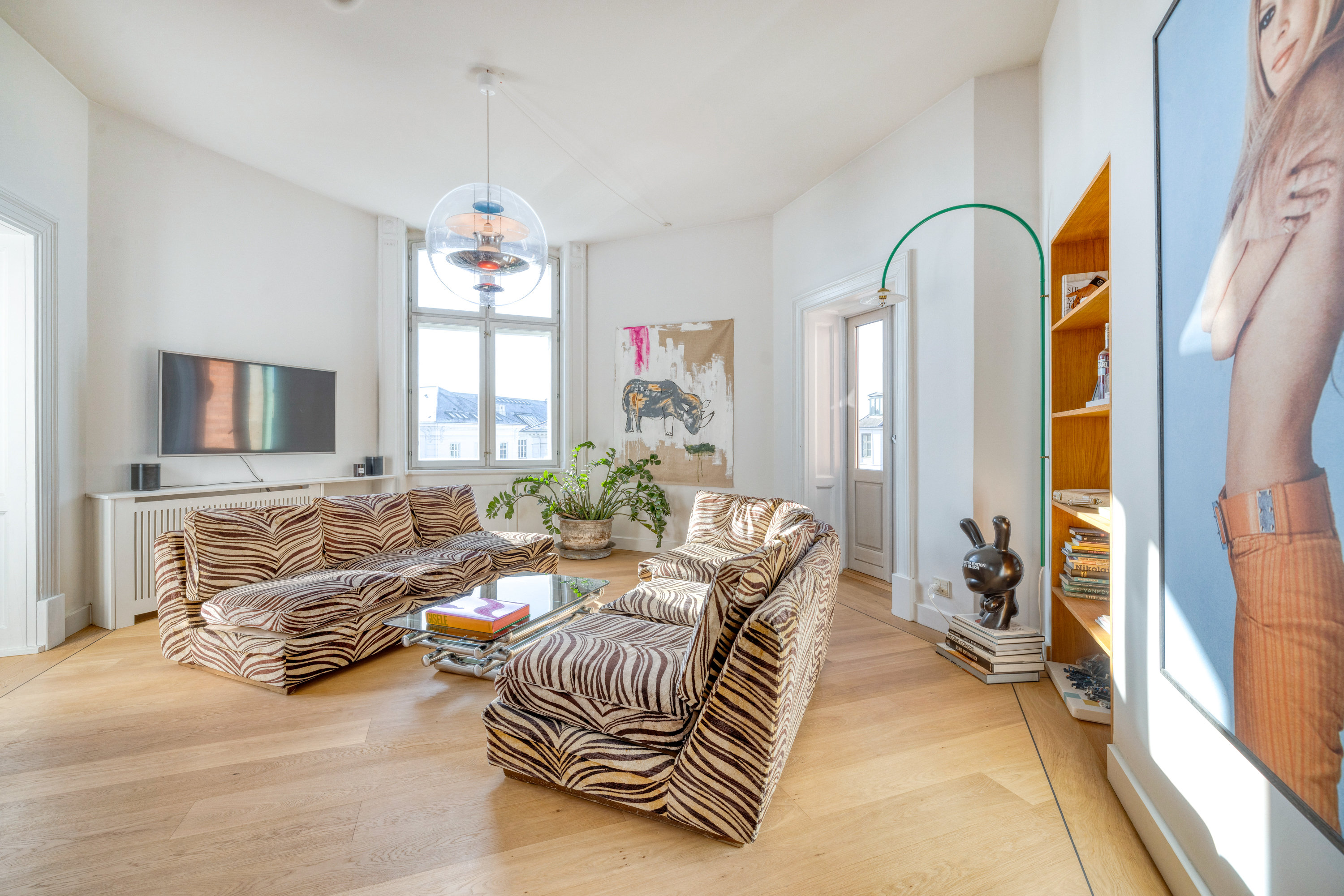 Fremhævet stue billede i fuldskærmstilstand. Billede af Sankt Annæ Plads 19A, 3. tv., 1250 København K