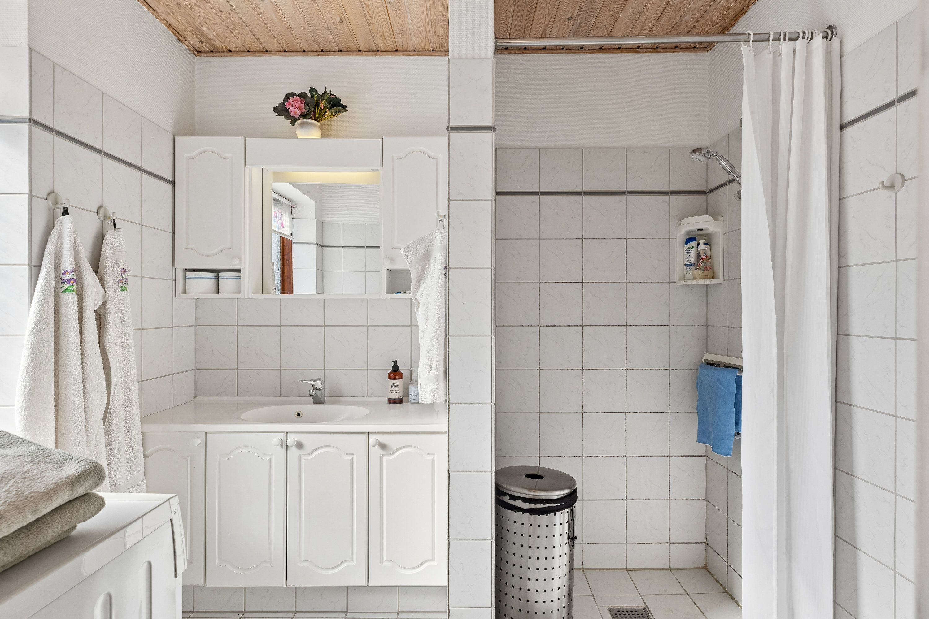 Fremhævet badeværelse billede i fuldskærmstilstand. Billede af Dalsgårdvej 18, Dalsgård, 6300 Gråsten