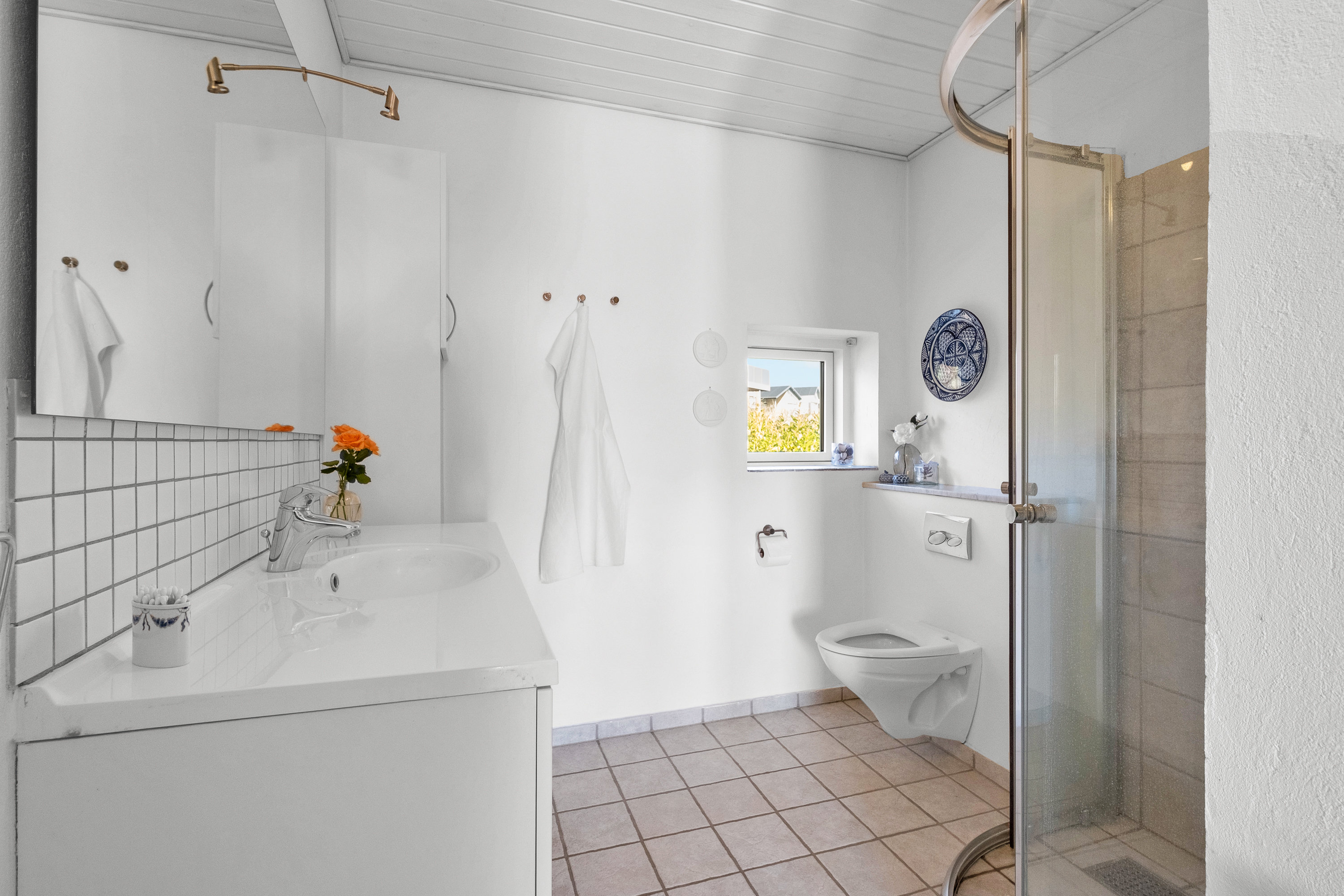 Fremhævet badeværelse billede i fuldskærmstilstand. Billede af Fruensbakke 33, Løgten, 8541 Skødstrup