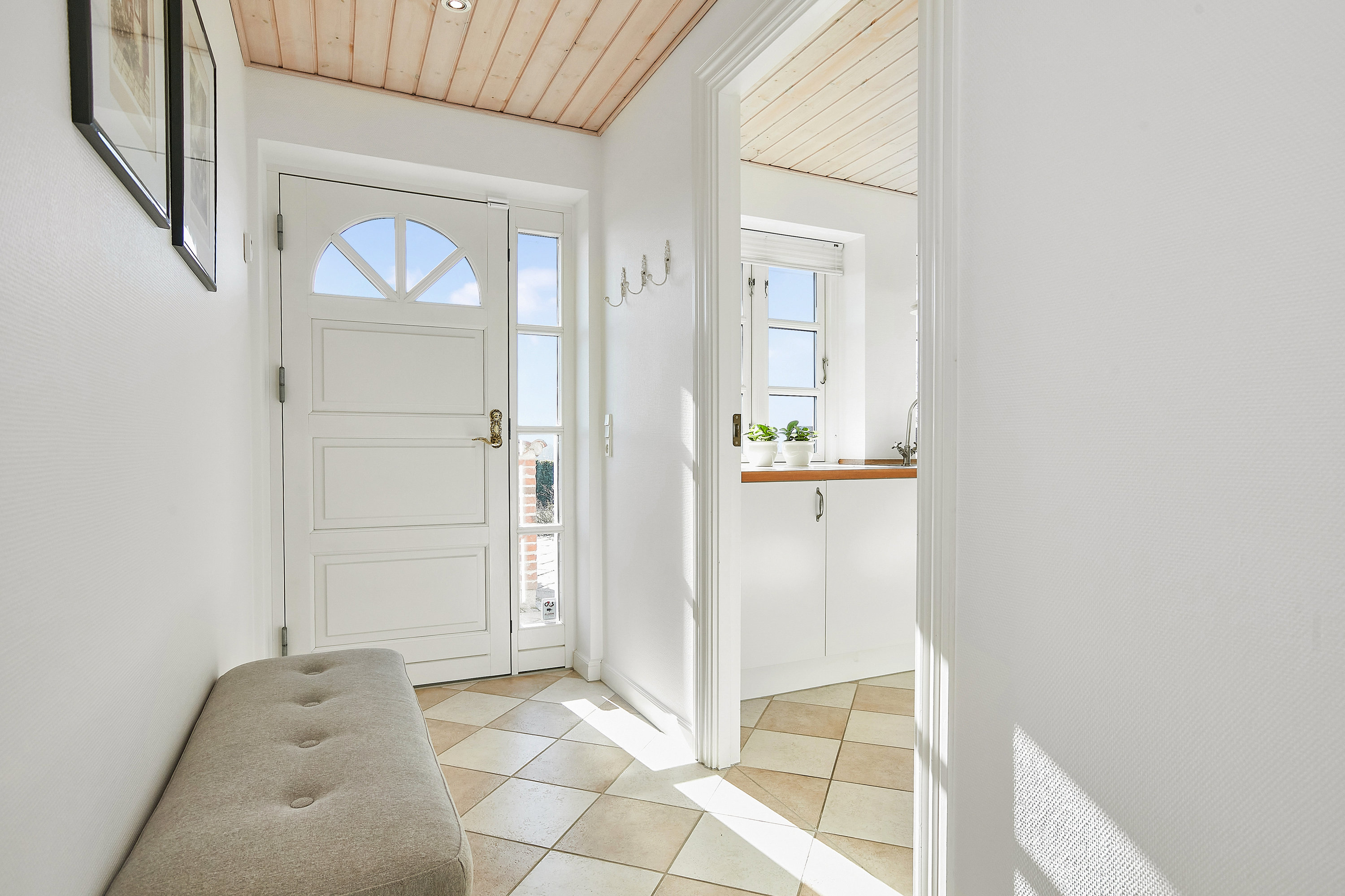 Fremhævet entre billede i fuldskærmstilstand. Billede af Kastanjealle 47, Egebjerg, 8700 Horsens