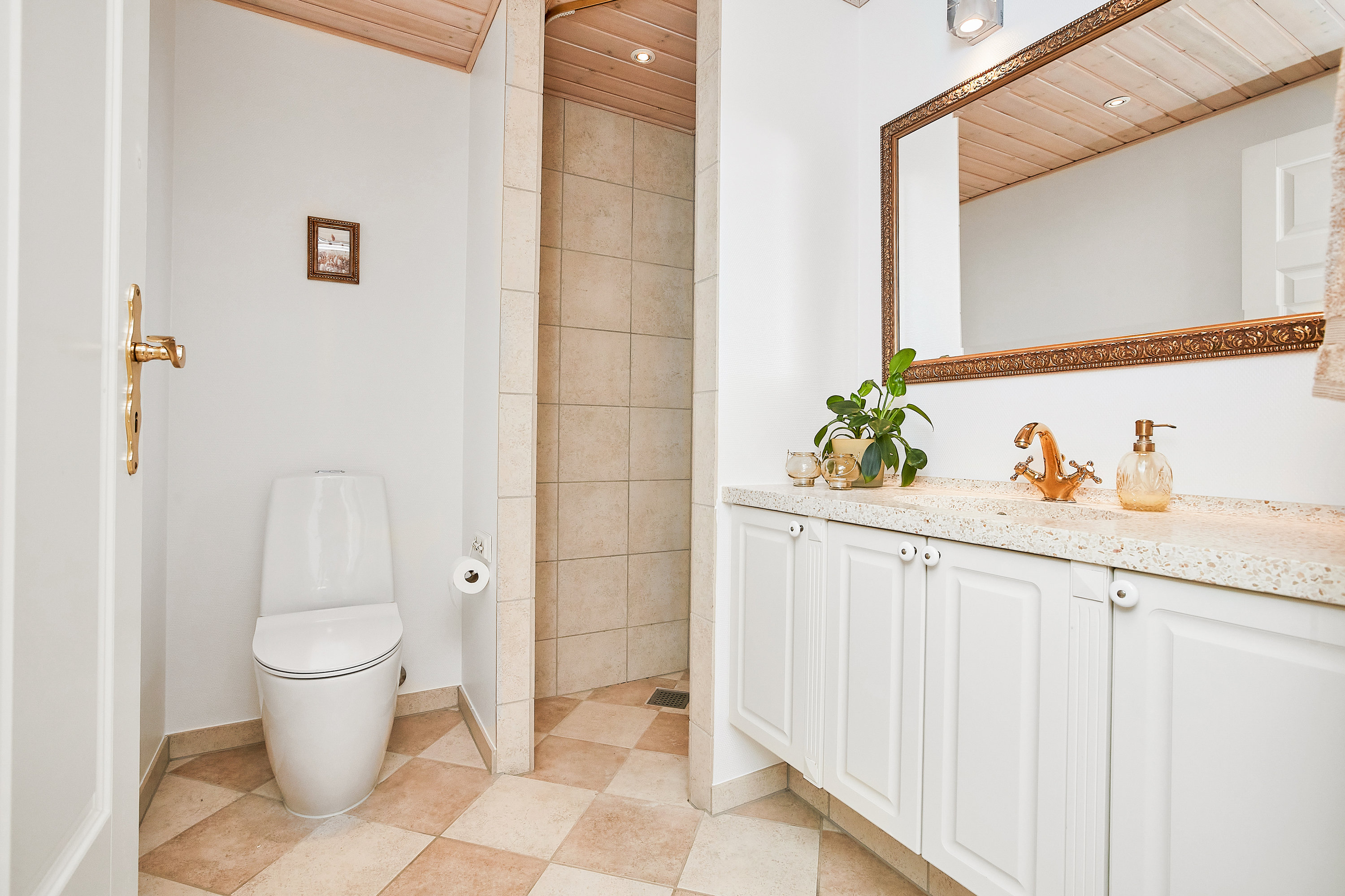 Fremhævet badeværelse billede i fuldskærmstilstand. Billede af Kastanjealle 47, Egebjerg, 8700 Horsens