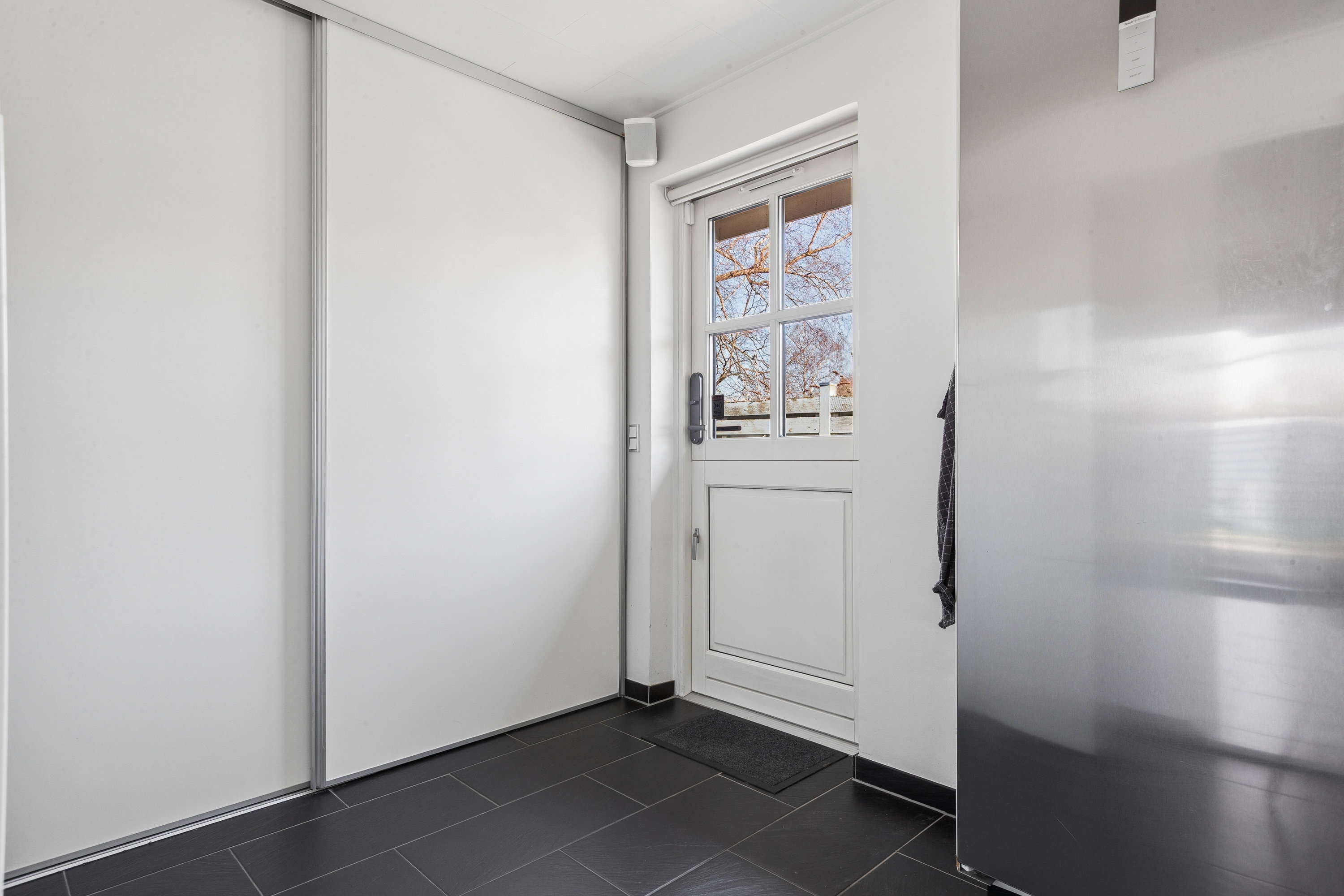 Fremhævet gang billede i fuldskærmstilstand. Billede af Køgevej 249A, 2635 Ishøj