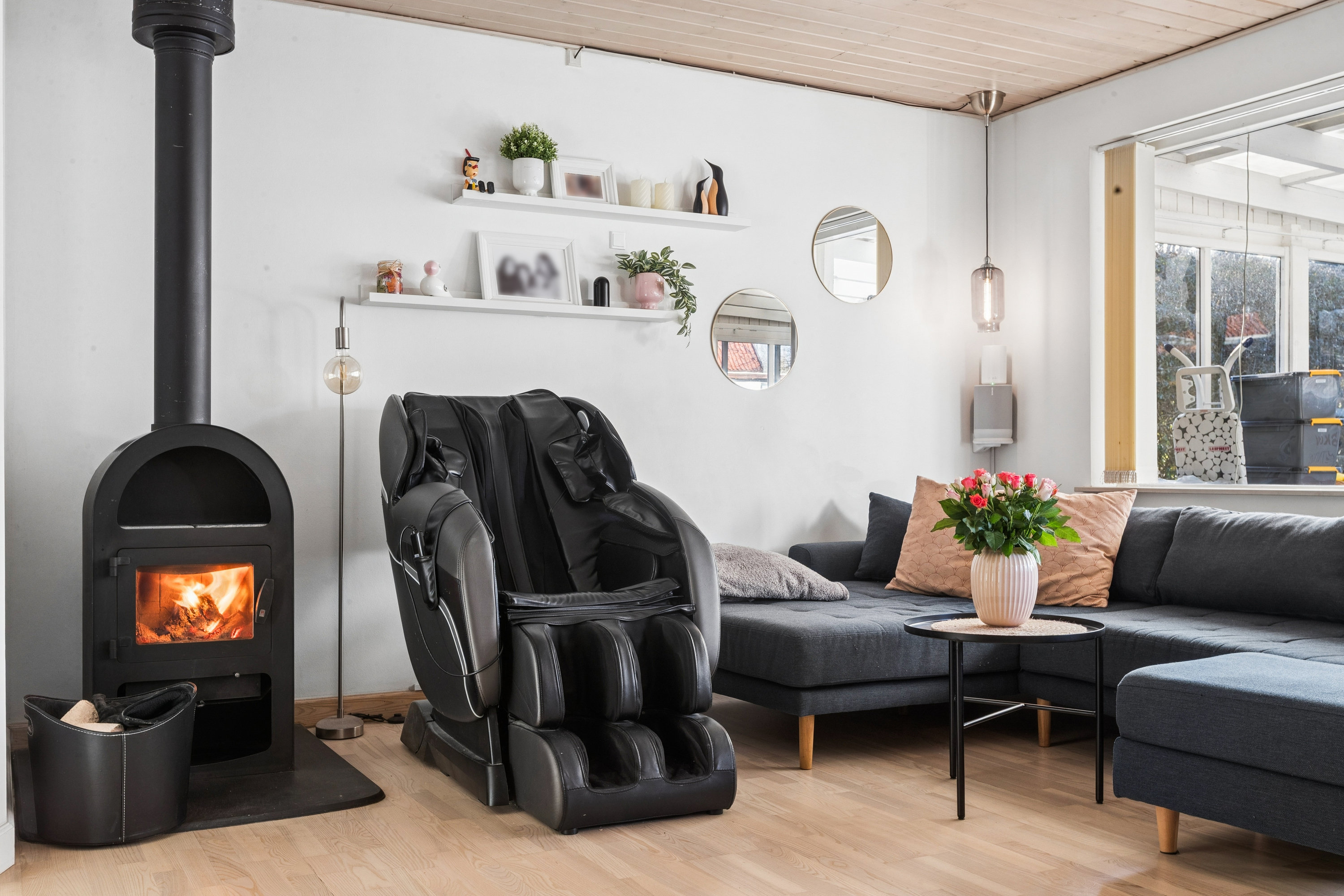 Fremhævet stue billede i fuldskærmstilstand. Billede af Køgevej 249A, 2635 Ishøj