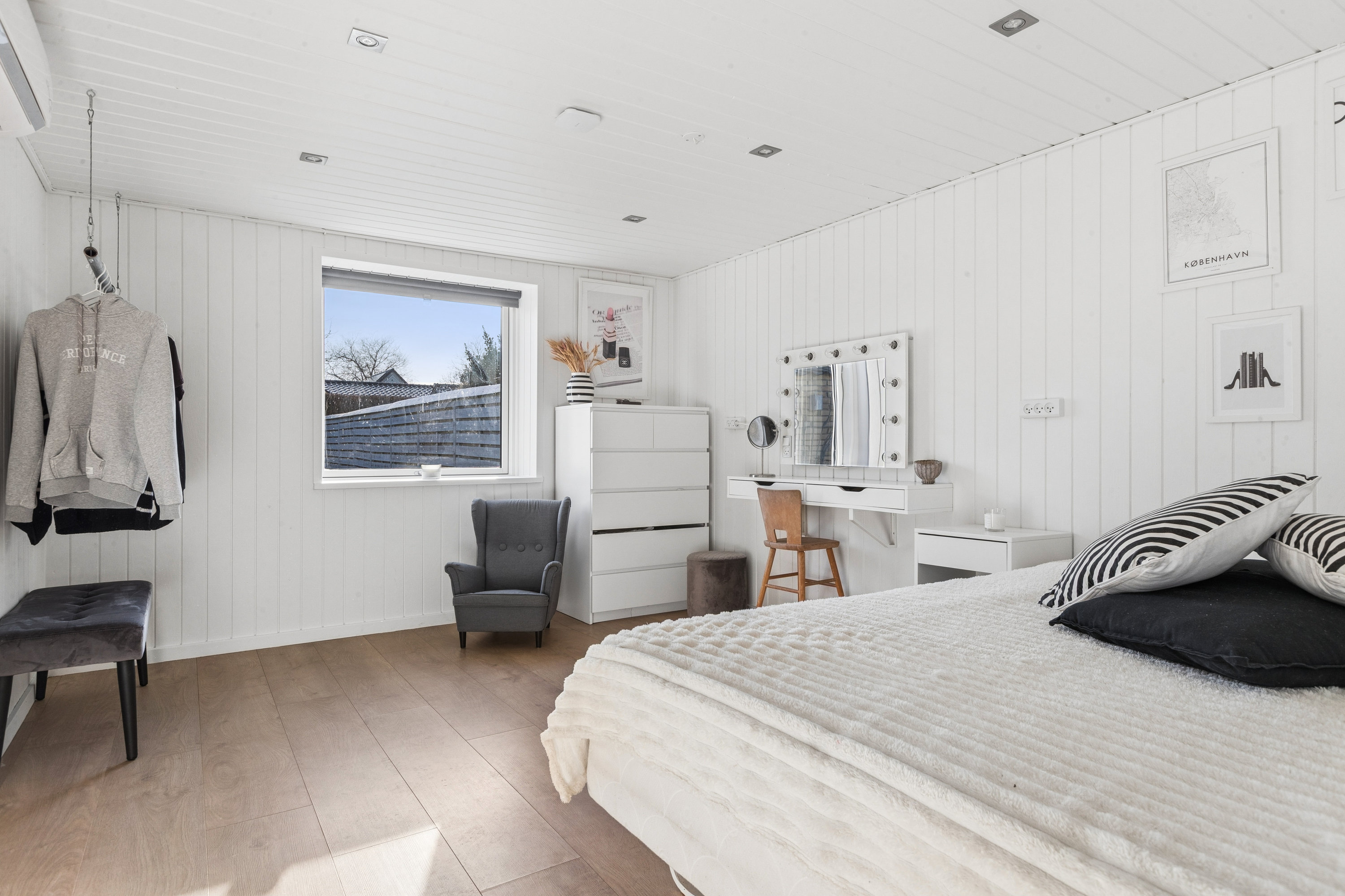 Fremhævet værelse billede i fuldskærmstilstand. Billede af Køgevej 249A, 2635 Ishøj