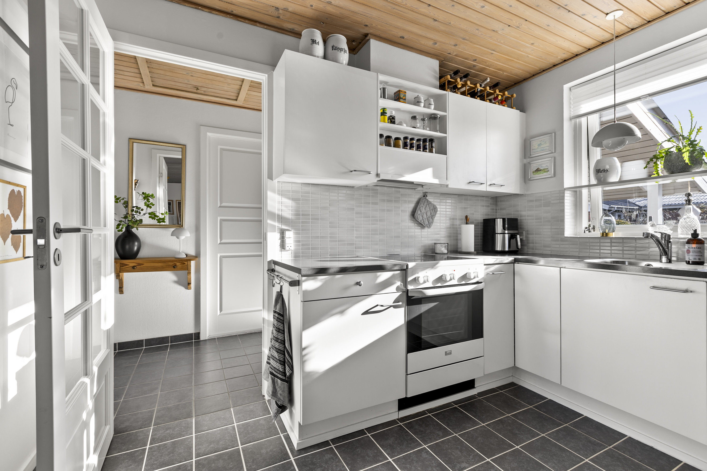 Fremhævet køkken billede i fuldskærmstilstand. Billede af Rørmosevej 5A, 4400 Kalundborg