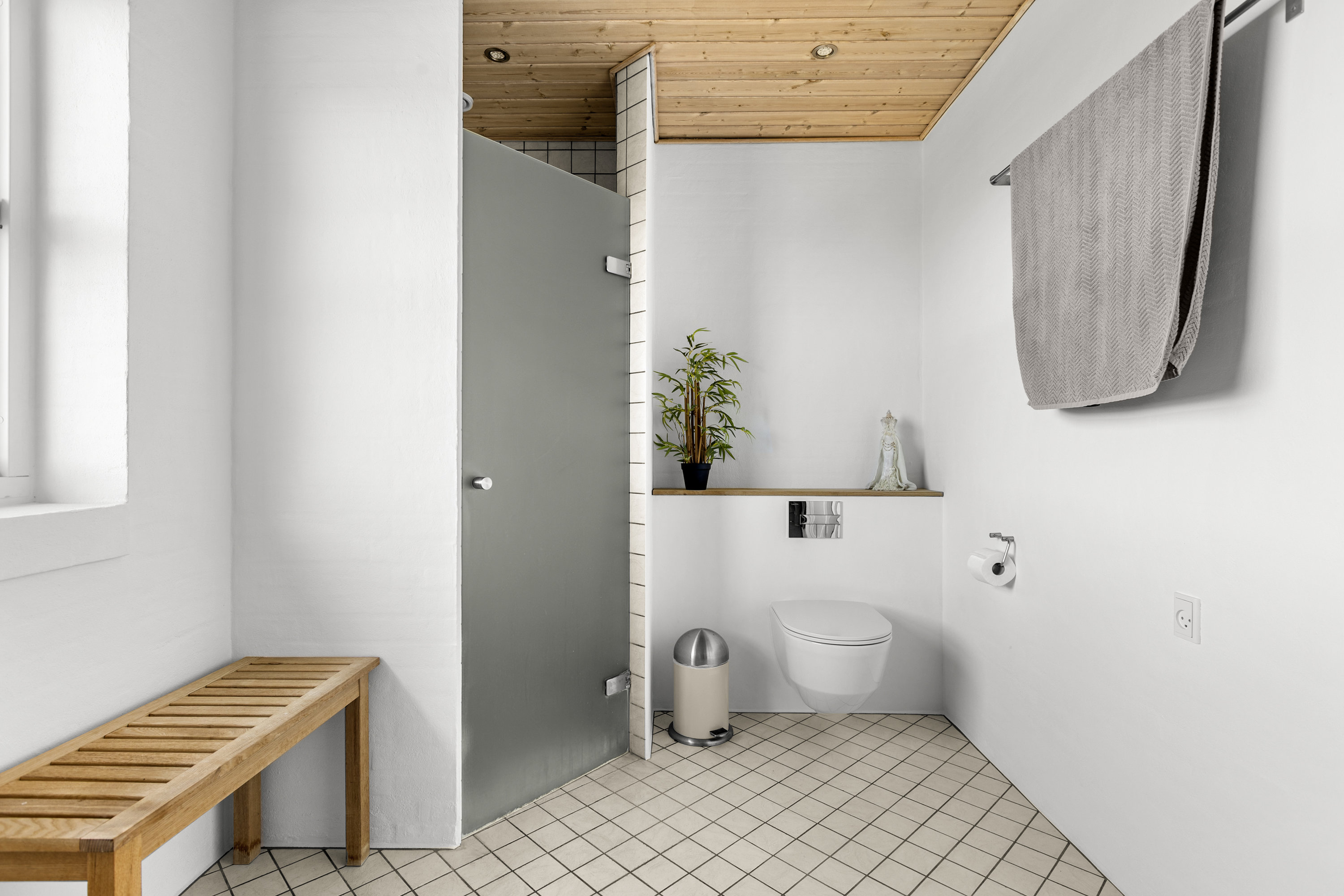 Fremhævet badeværelse billede i fuldskærmstilstand. Billede af Toftebjerg 15, 4400 Kalundborg