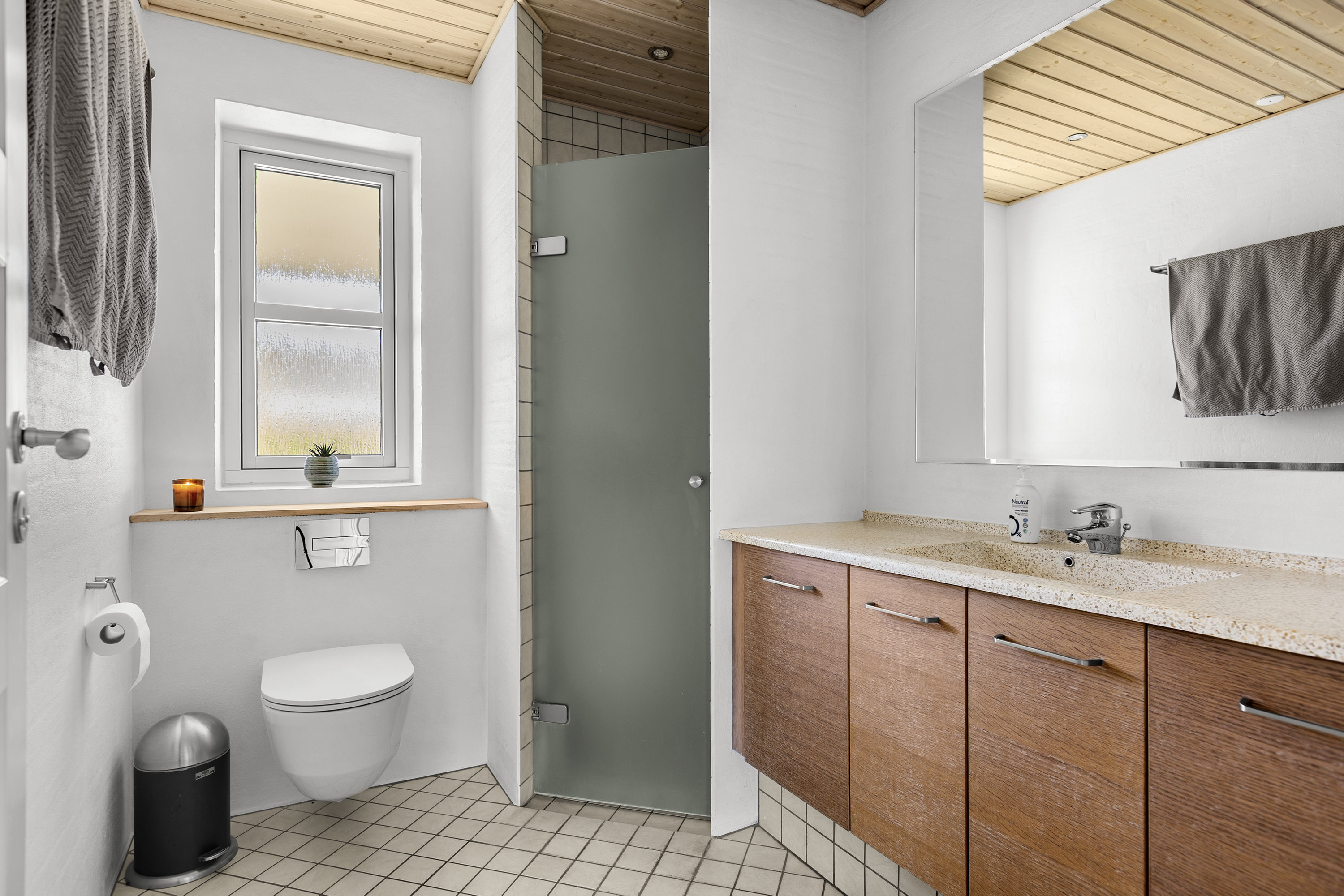 Fremhævet badeværelse billede i fuldskærmstilstand. Billede af Toftebjerg 15, 4400 Kalundborg