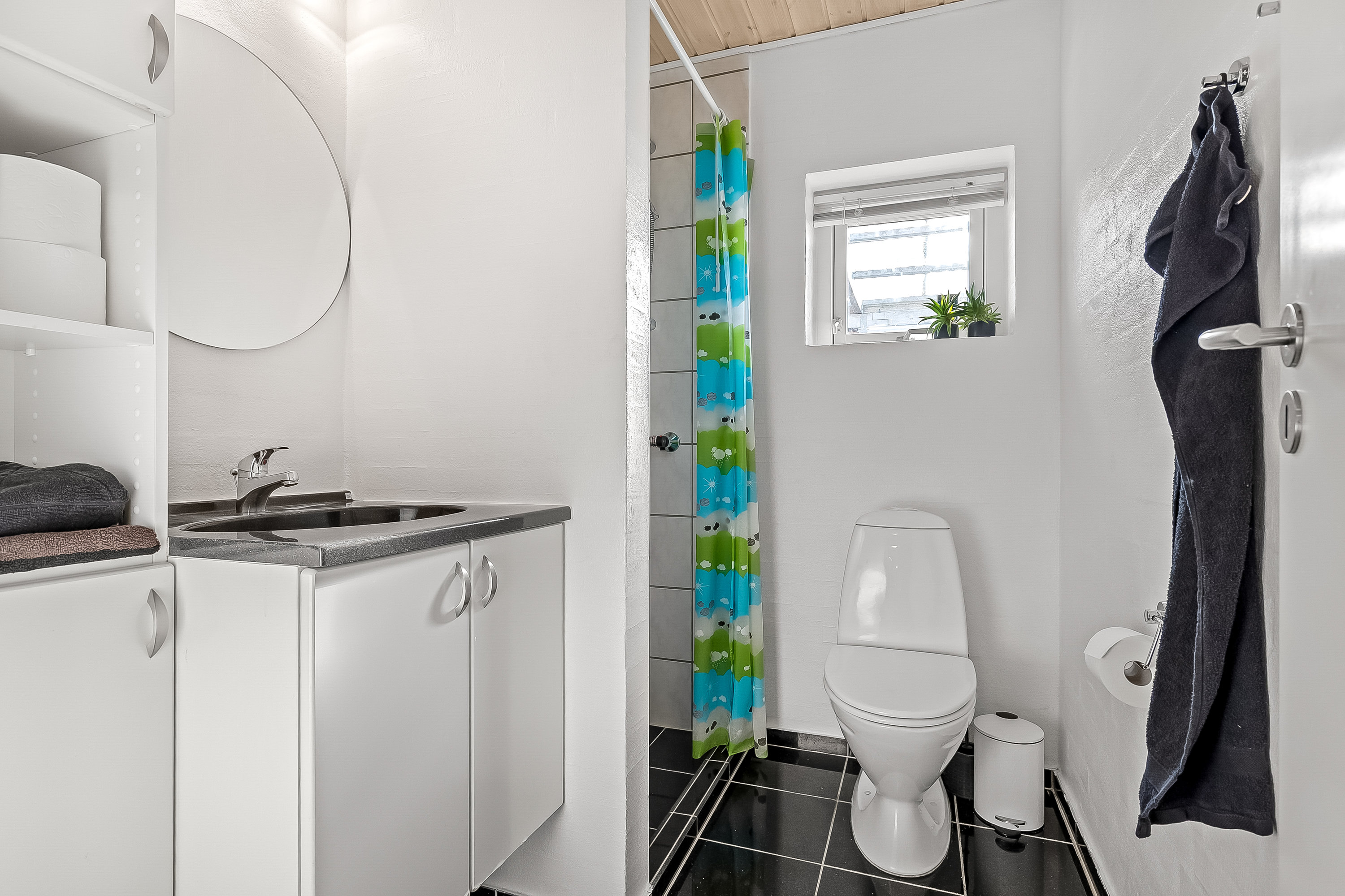 Fremhævet badeværelse billede i fuldskærmstilstand. Billede af Korntoften 60, 7100 Vejle