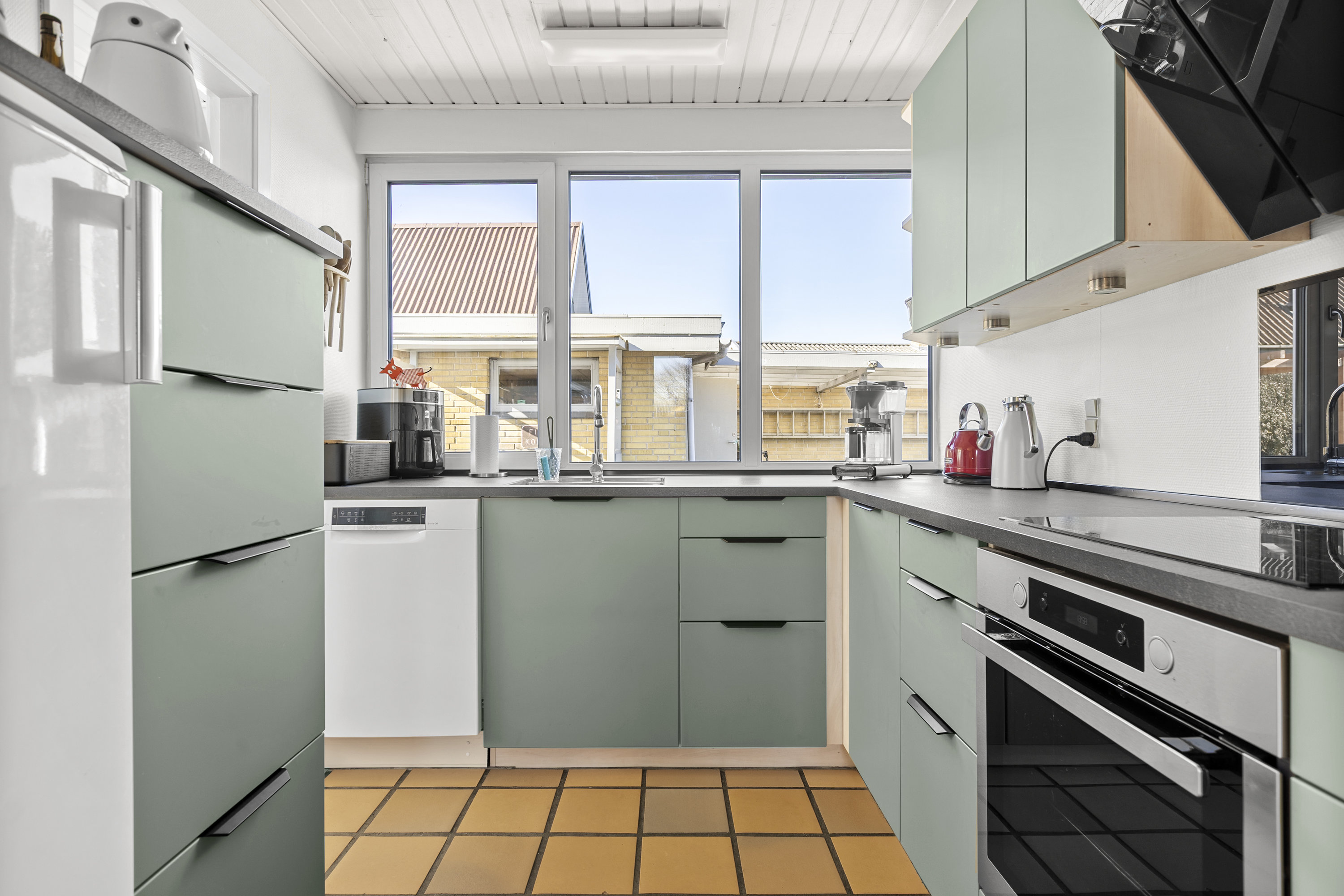 Fremhævet køkken billede i fuldskærmstilstand. Billede af Lerklinten 16, 4220 Korsør