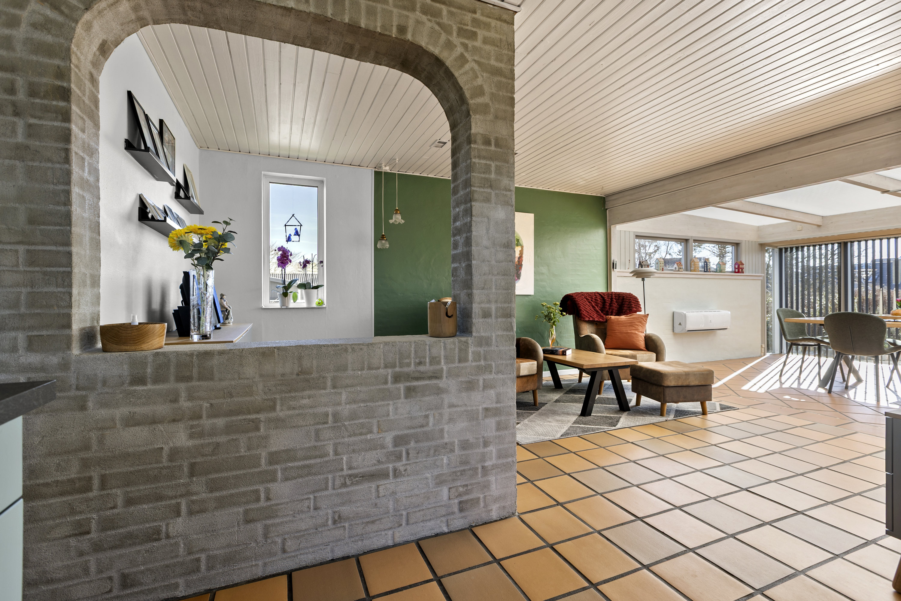 Fremhævet stue billede i fuldskærmstilstand. Billede af Lerklinten 16, 4220 Korsør