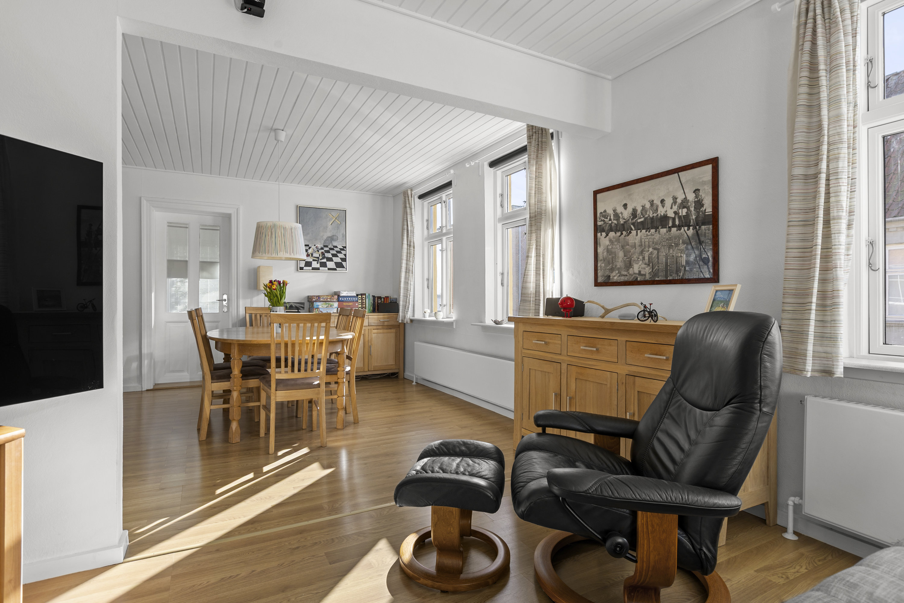 Fremhævet stue billede i fuldskærmstilstand. Billede af Vedelsgade 2, 4400 Kalundborg