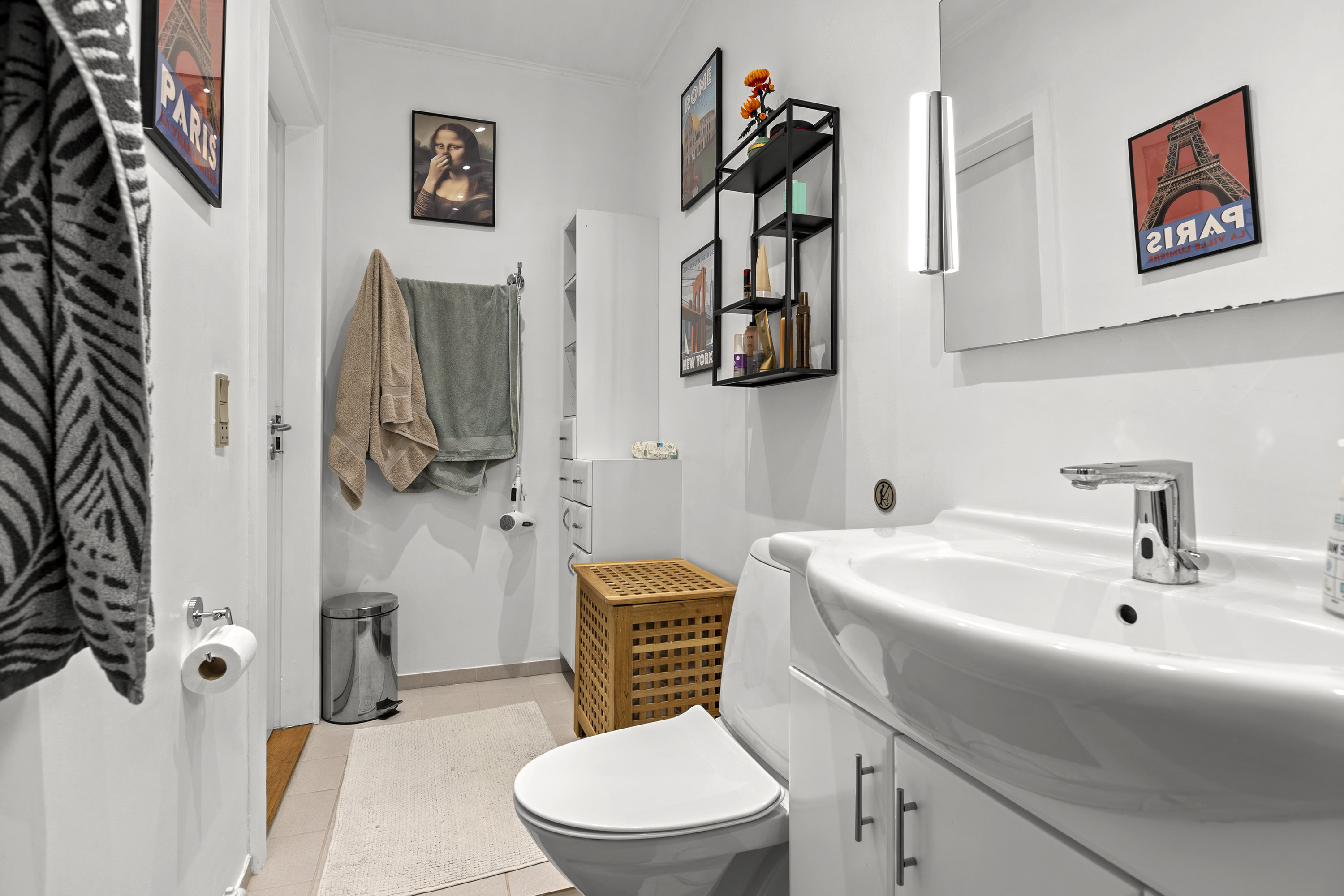 Fremhævet badeværelse billede i fuldskærmstilstand. Billede af Vedelsgade 2, 4400 Kalundborg