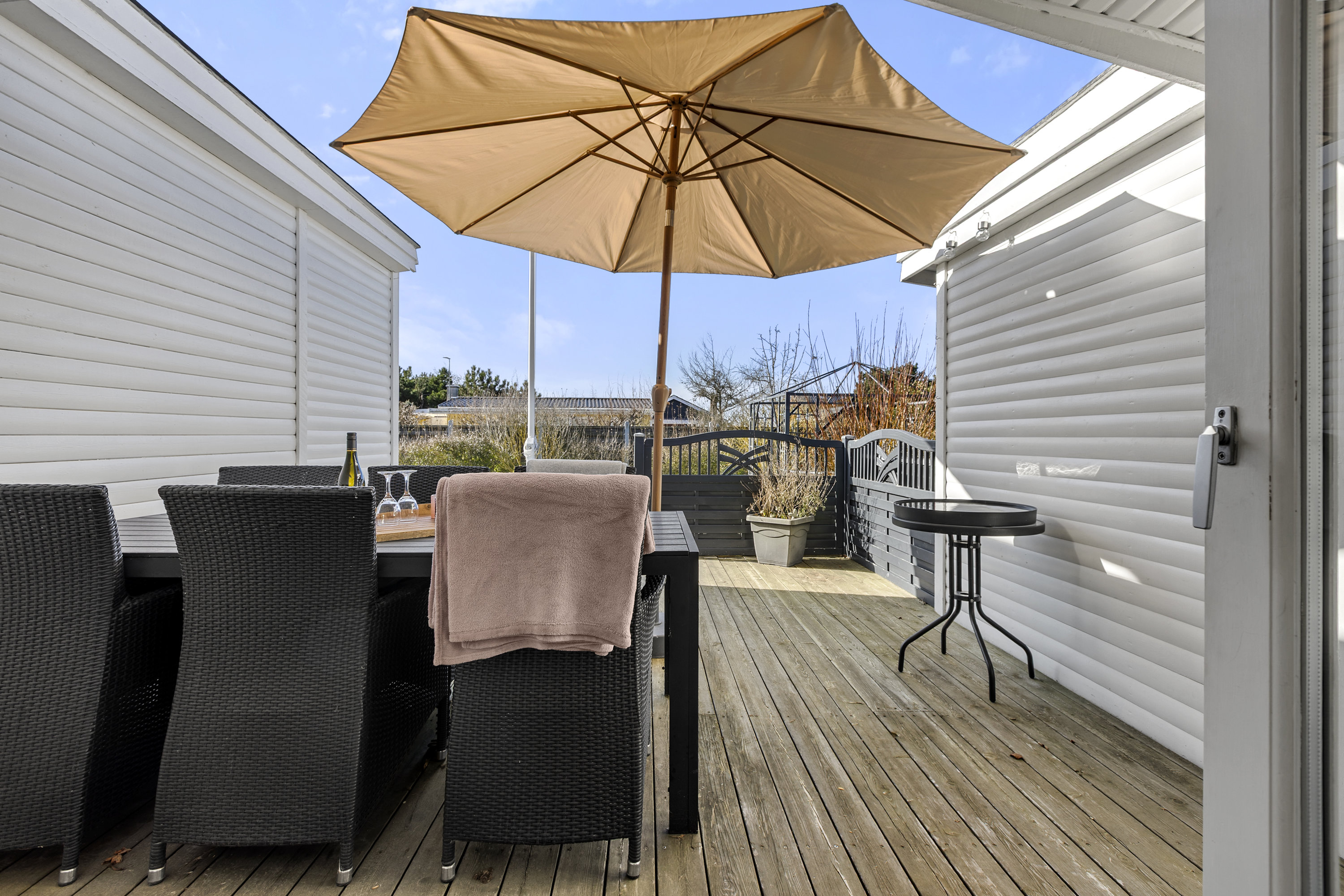 Fremhævet terrasse billede i fuldskærmstilstand. Billede af Græsgangen 15, Næsby Strand, 4200 Slagelse