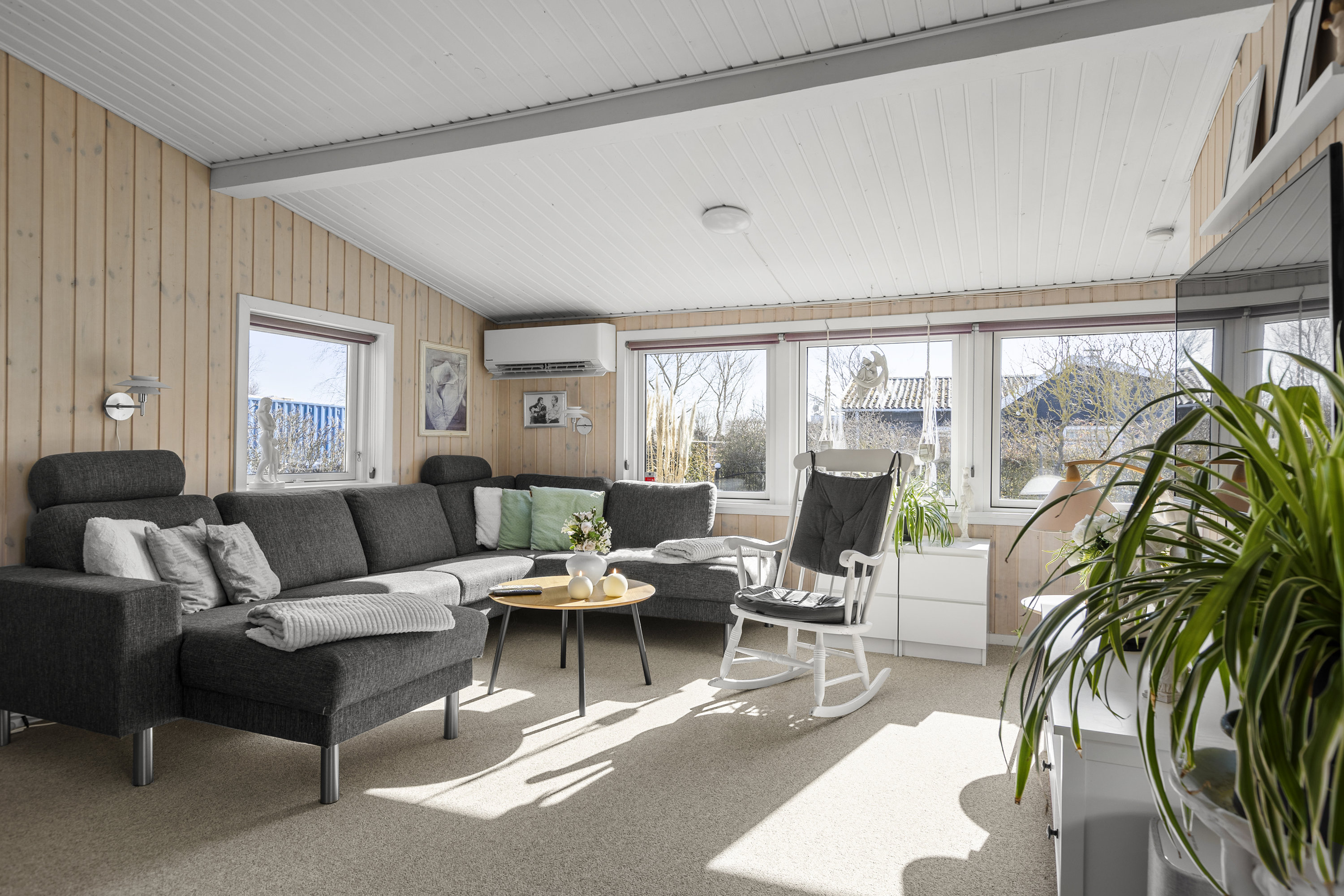 Fremhævet stue billede i fuldskærmstilstand. Billede af Græsgangen 15, Næsby Strand, 4200 Slagelse