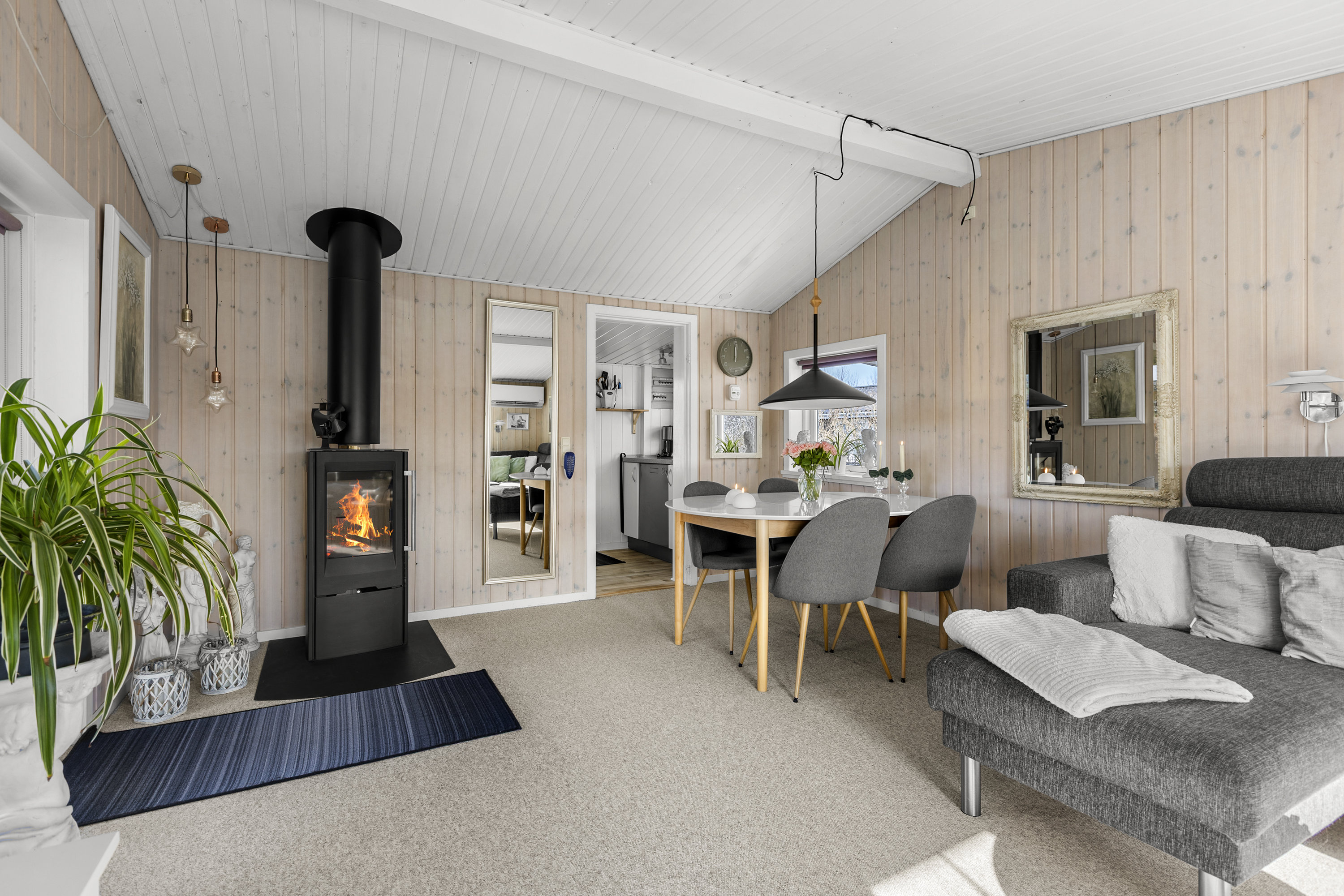 Fremhævet stue billede i fuldskærmstilstand. Billede af Græsgangen 15, Næsby Strand, 4200 Slagelse