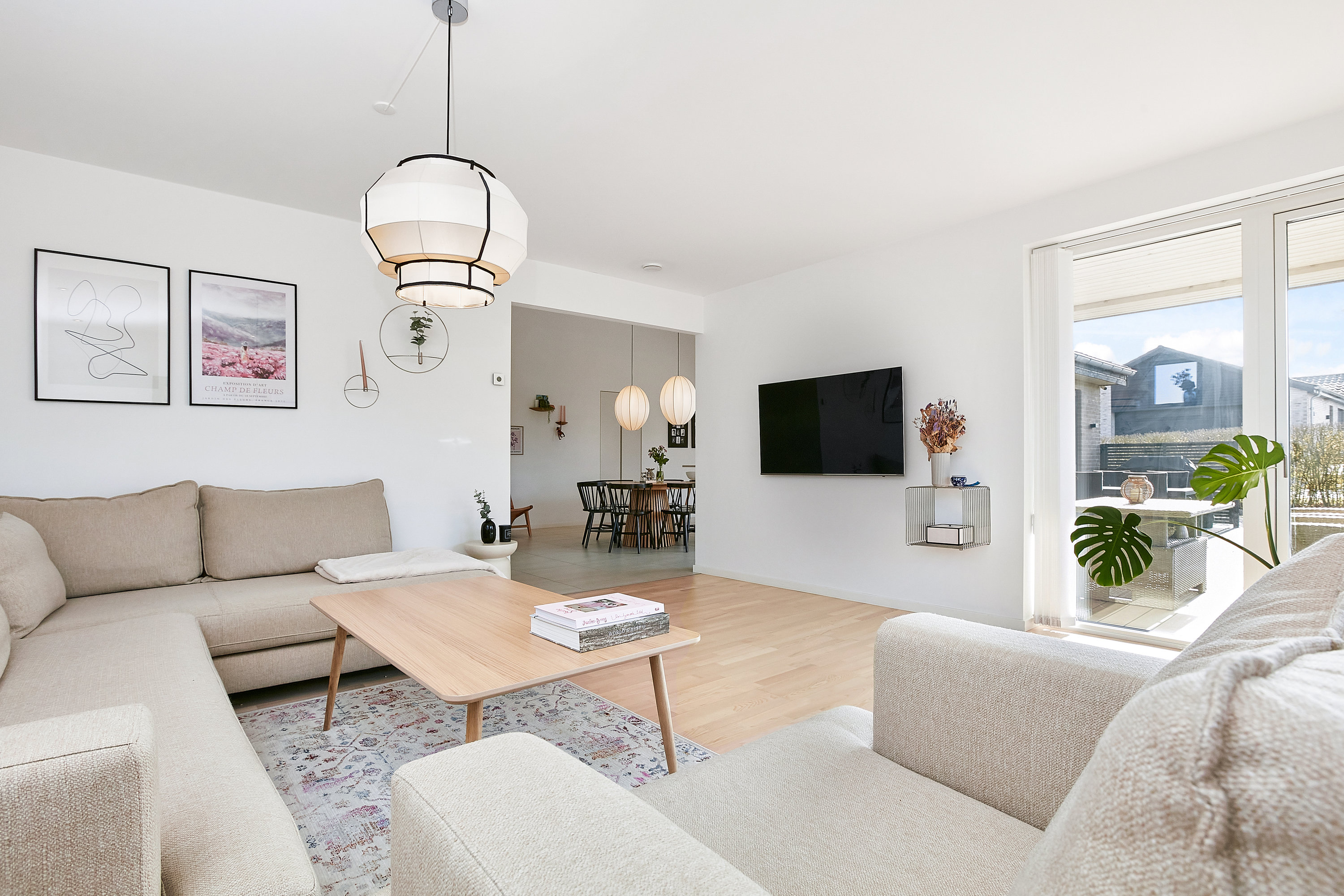 Fremhævet stue billede i fuldskærmstilstand. Billede af Rødtjørnen 5, Torsted, 8700 Horsens