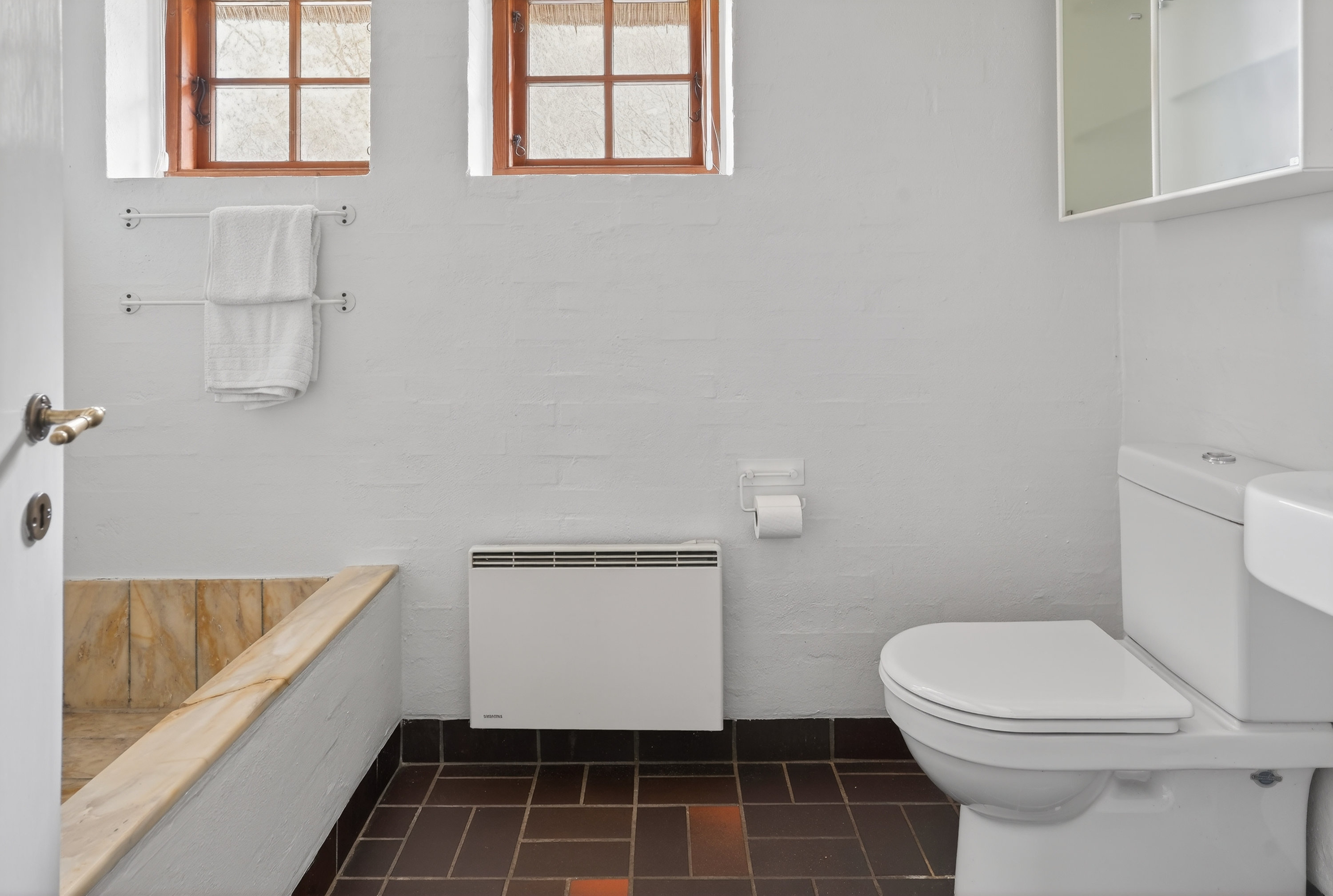 Fremhævet badeværelse billede i fuldskærmstilstand. Billede af Hovmosevej 19, Gadevang, 3400 Hillerød