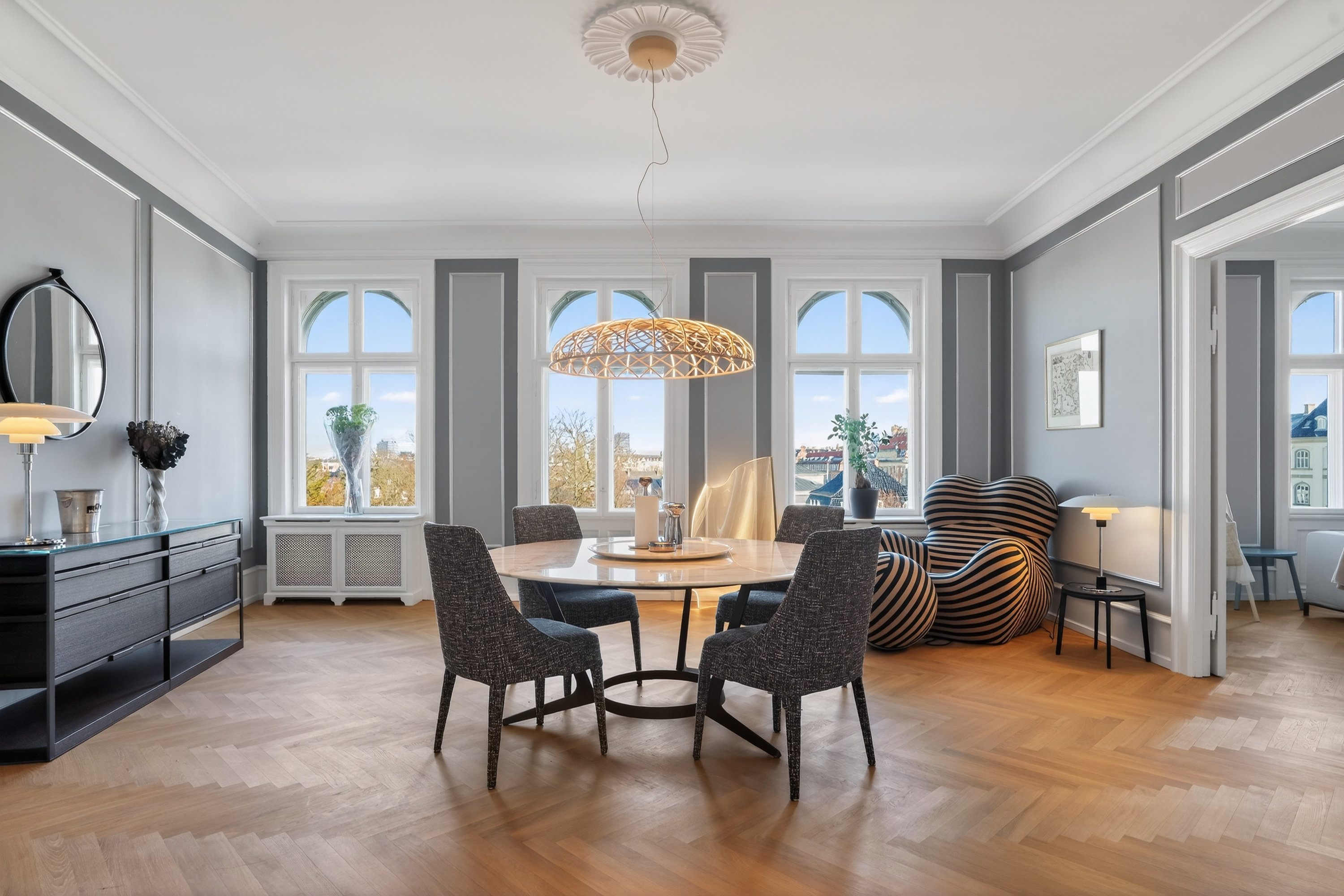 Fremhævet spisestue billede i fuldskærmstilstand. Billede af Dag Hammarskjölds Allé 1B, 4., 2100 København Ø