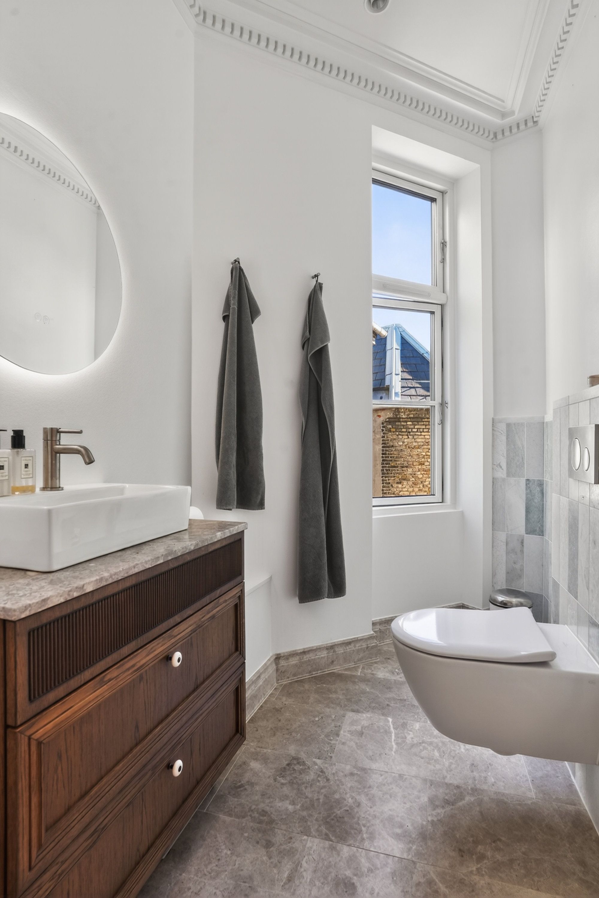 Fremhævet badeværelse billede i fuldskærmstilstand. Billede af Dag Hammarskjölds Allé 1B, 4., 2100 København Ø