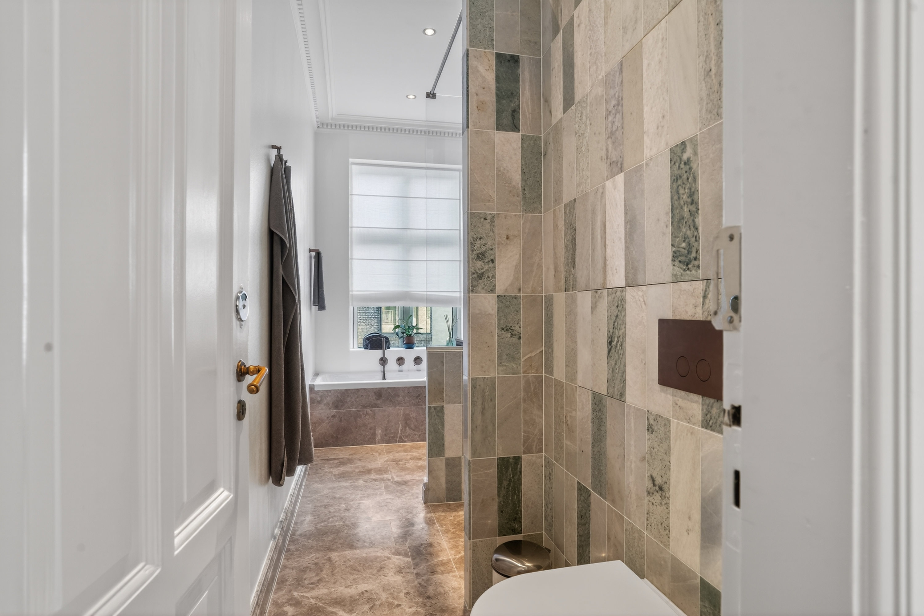 Fremhævet badeværelse billede i fuldskærmstilstand. Billede af Dag Hammarskjölds Allé 1B, 4., 2100 København Ø